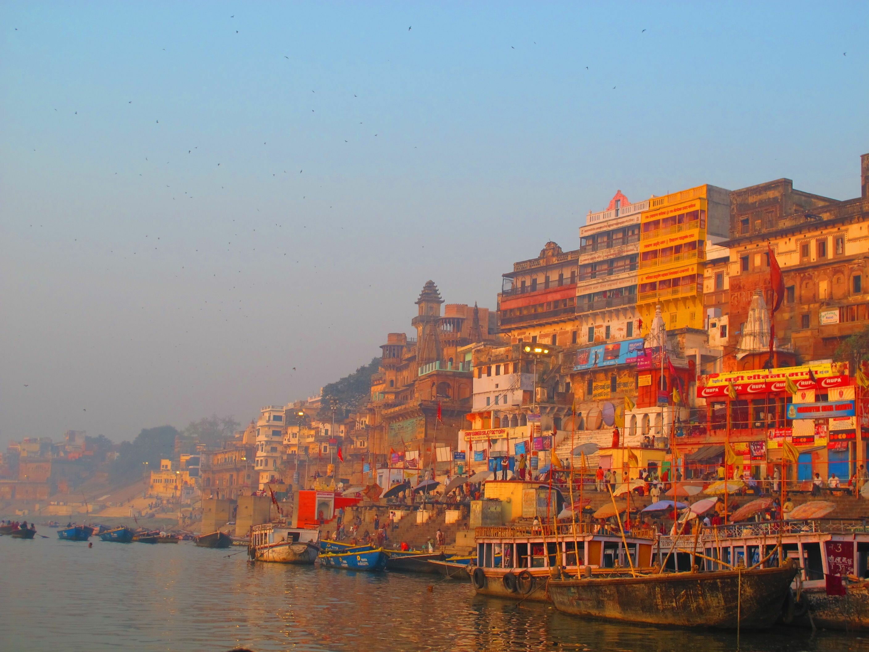 India: Varanasi, a city on the Ganges river. 2820x2120 HD Background.