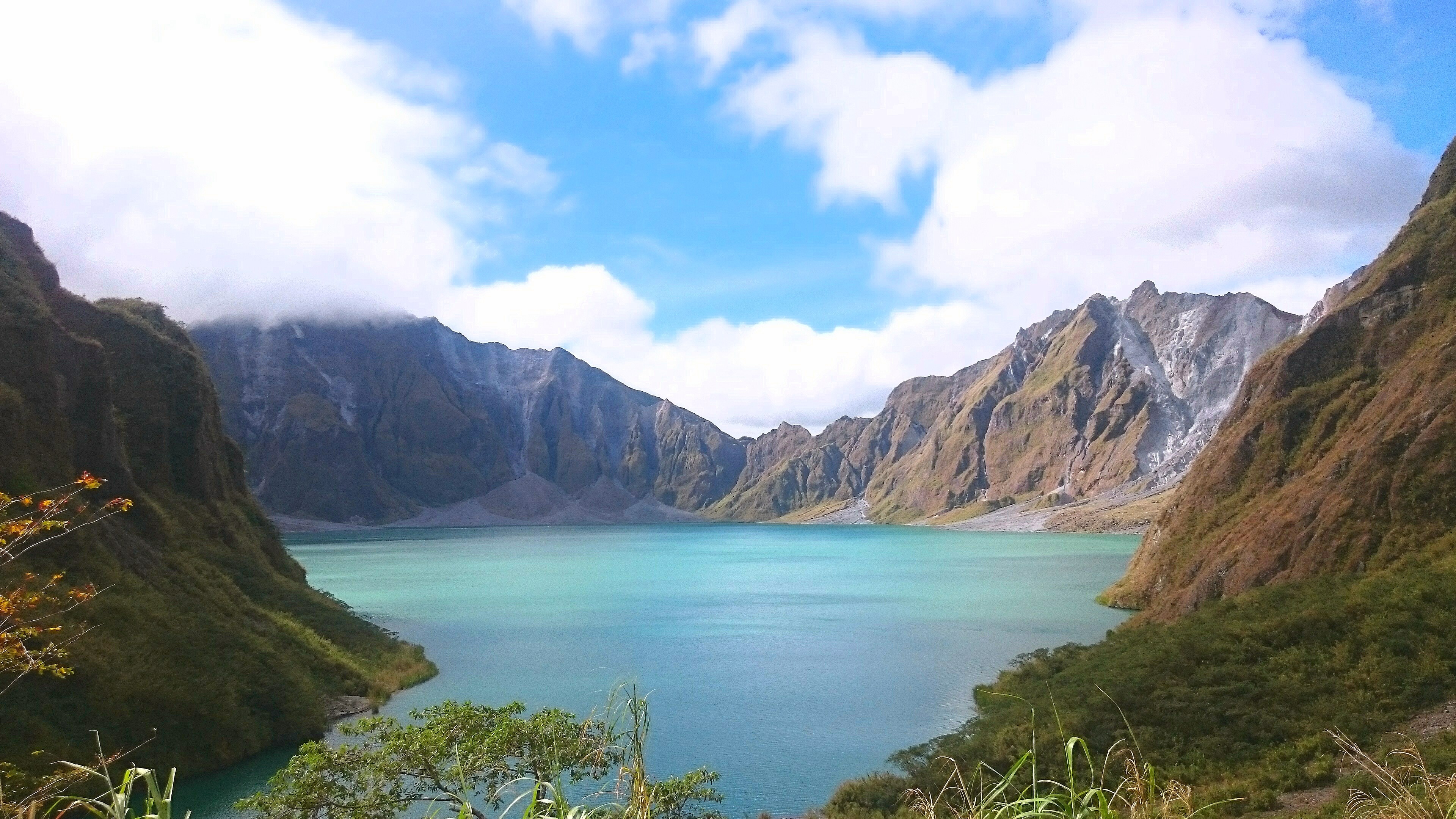 Mount Pinatubo, Hiking adventure, Nature trekking, Day trip experience, 3840x2160 4K Desktop