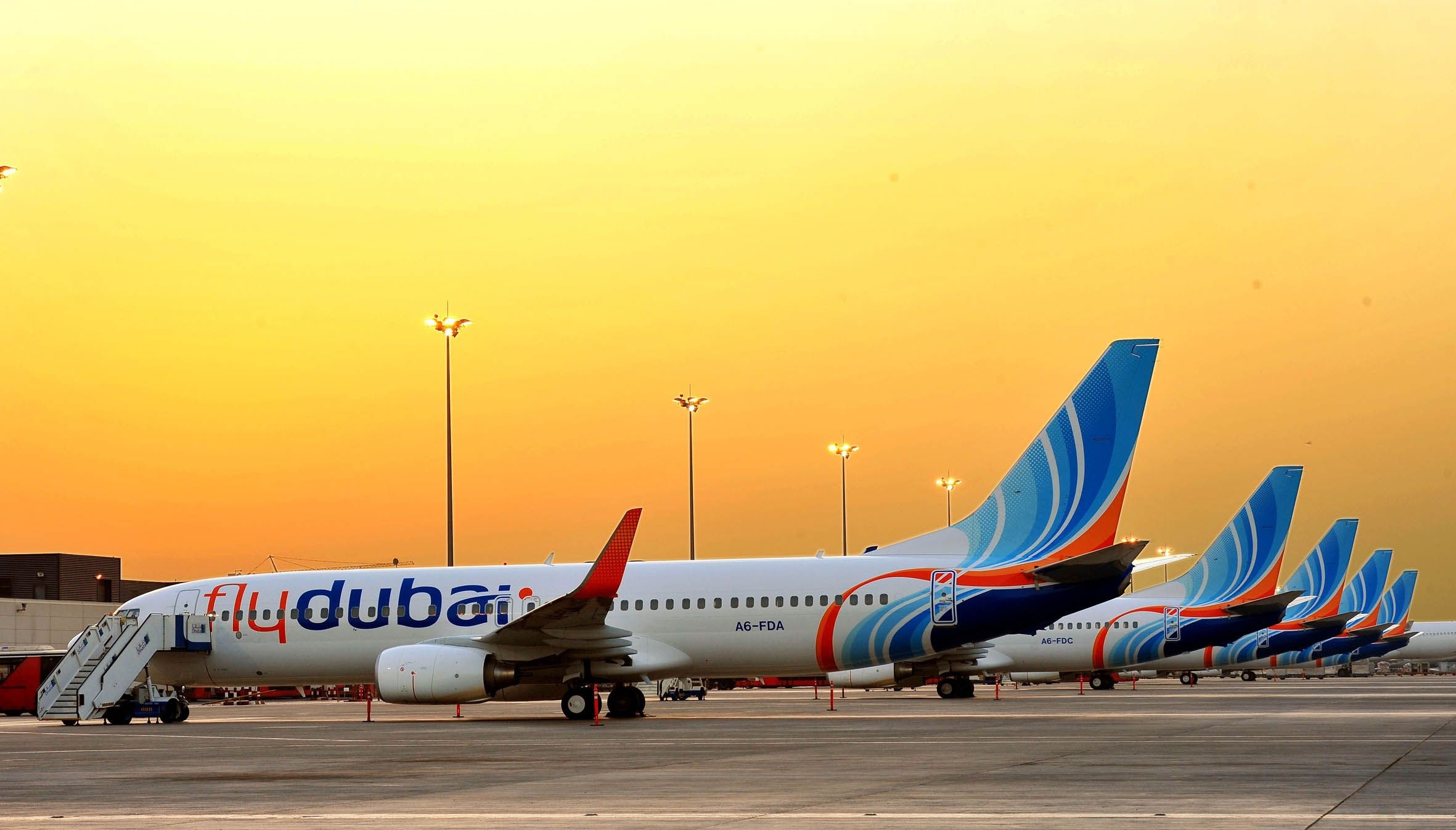 Flydubai (Travels), Dubais international airport, Low-cost airline, Traveling on a budget, 2370x1350 HD Desktop