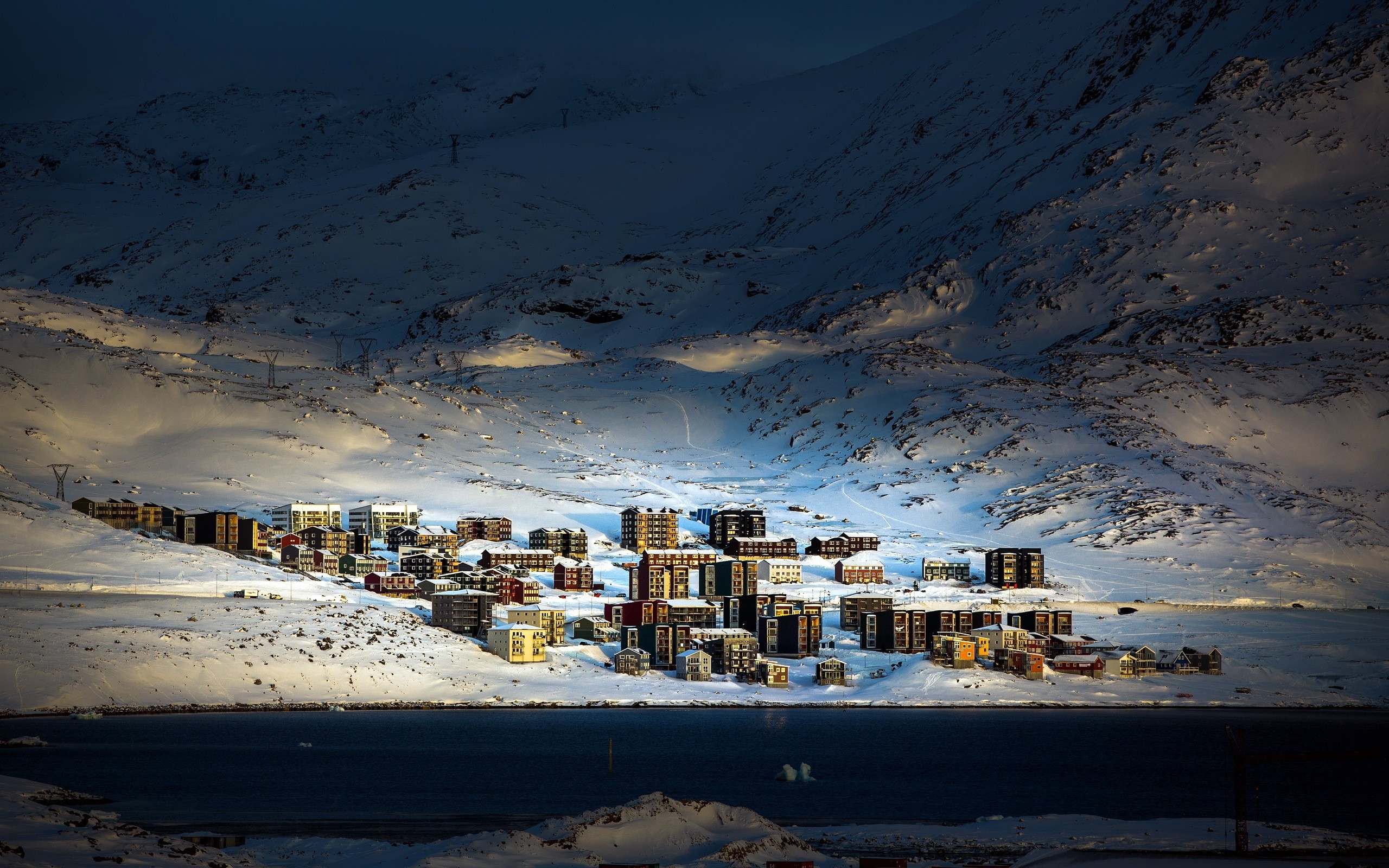 Nuuk (Greenland), Landscape night reflection, 2560x1600 HD Desktop