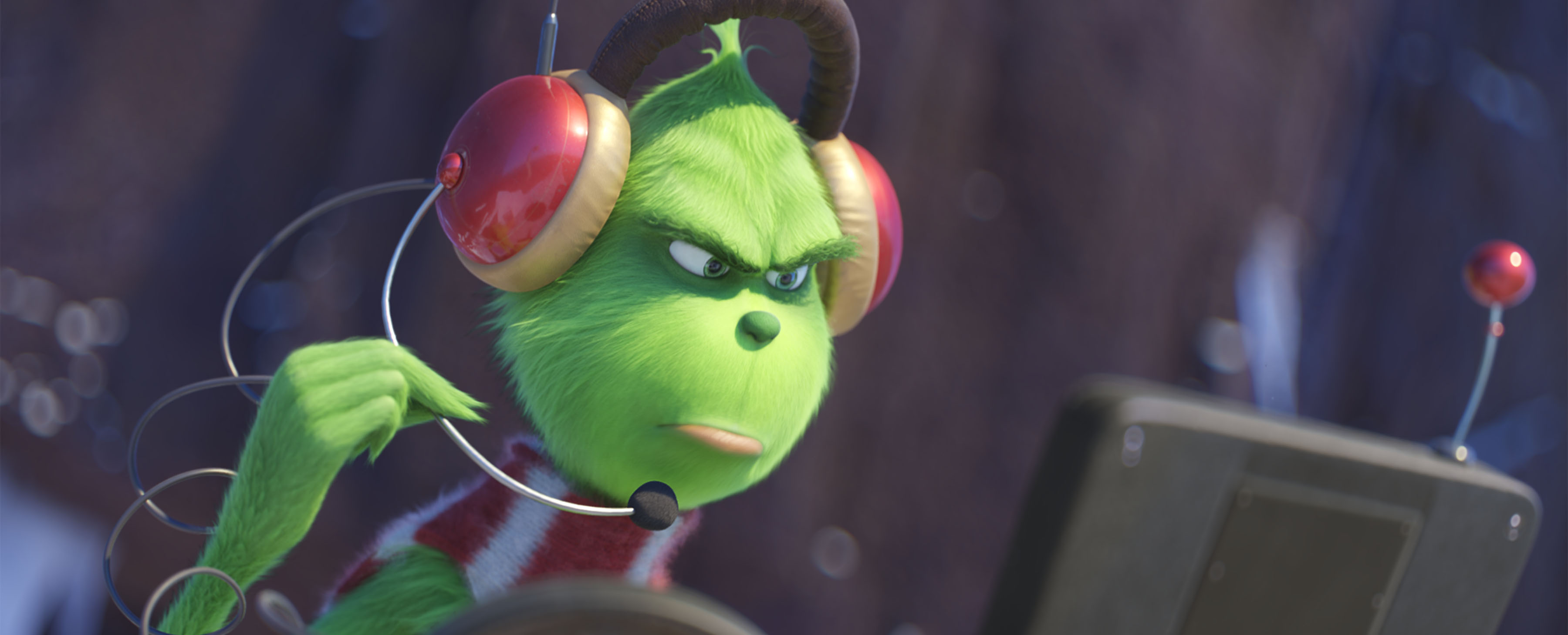 The Grinch trailer, Cute yet bitter Grinch, Christmas frustration, Irresistible holiday movie, 3600x1460 Dual Screen Desktop