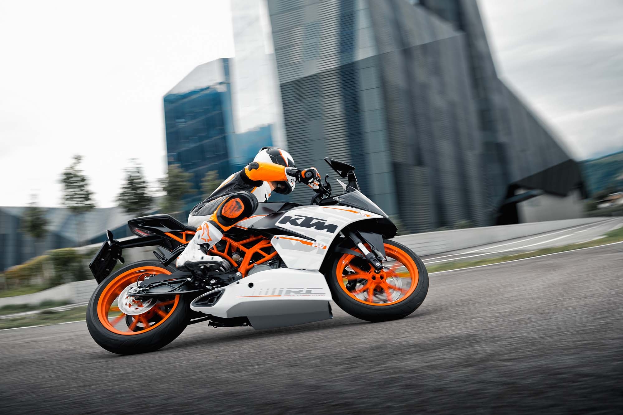 KTM RC 390 and 200, Launch today, 2000x1340 HD Desktop