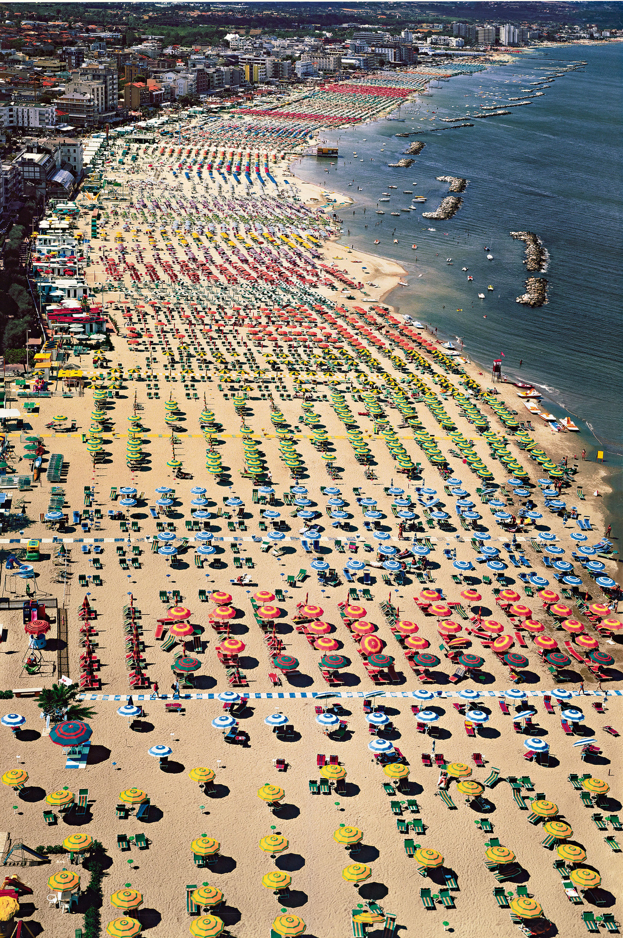 Rimini, Andreas Gursky's work, Stunning photography, Artistic vision, 1280x1920 HD Phone