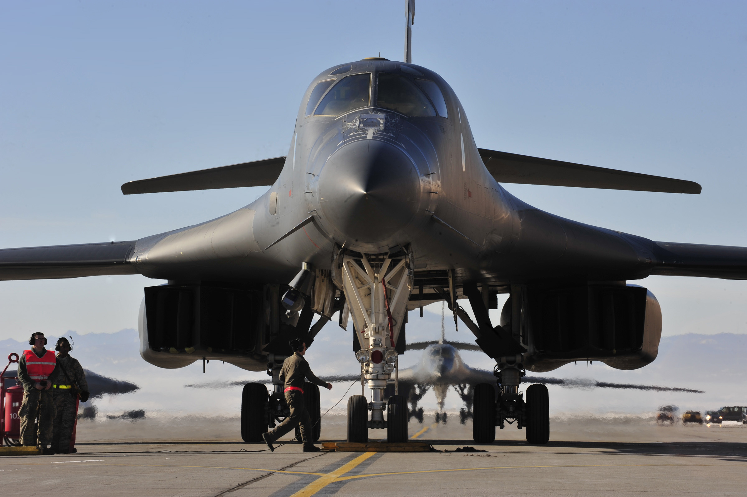 B-1 Bombers, ISIS fight, Military assets used, 2400x1600 HD Desktop