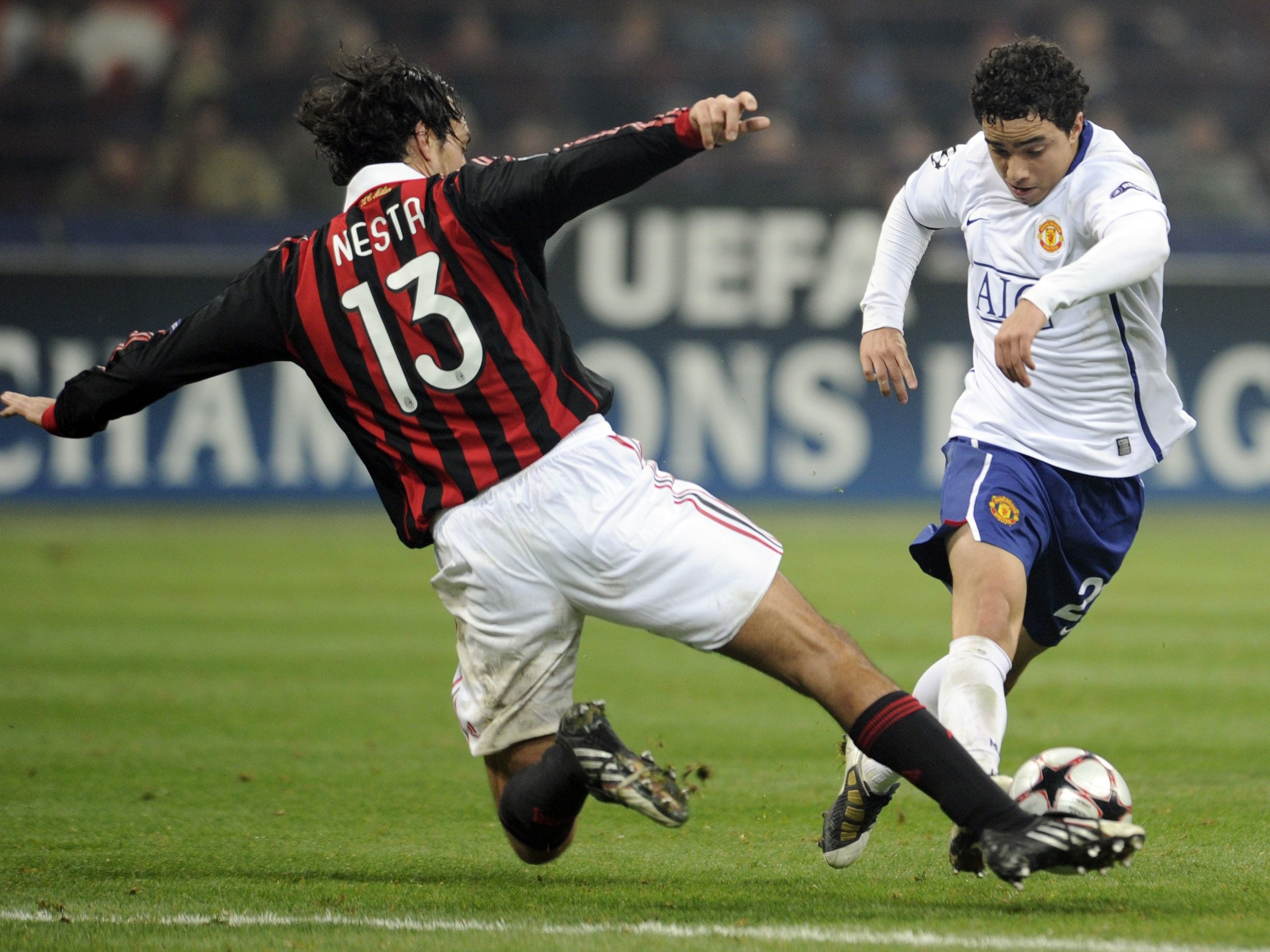Alessandro Nesta, Football legend, AC Milan rivalry, Sports highlight, 2630x1970 HD Desktop