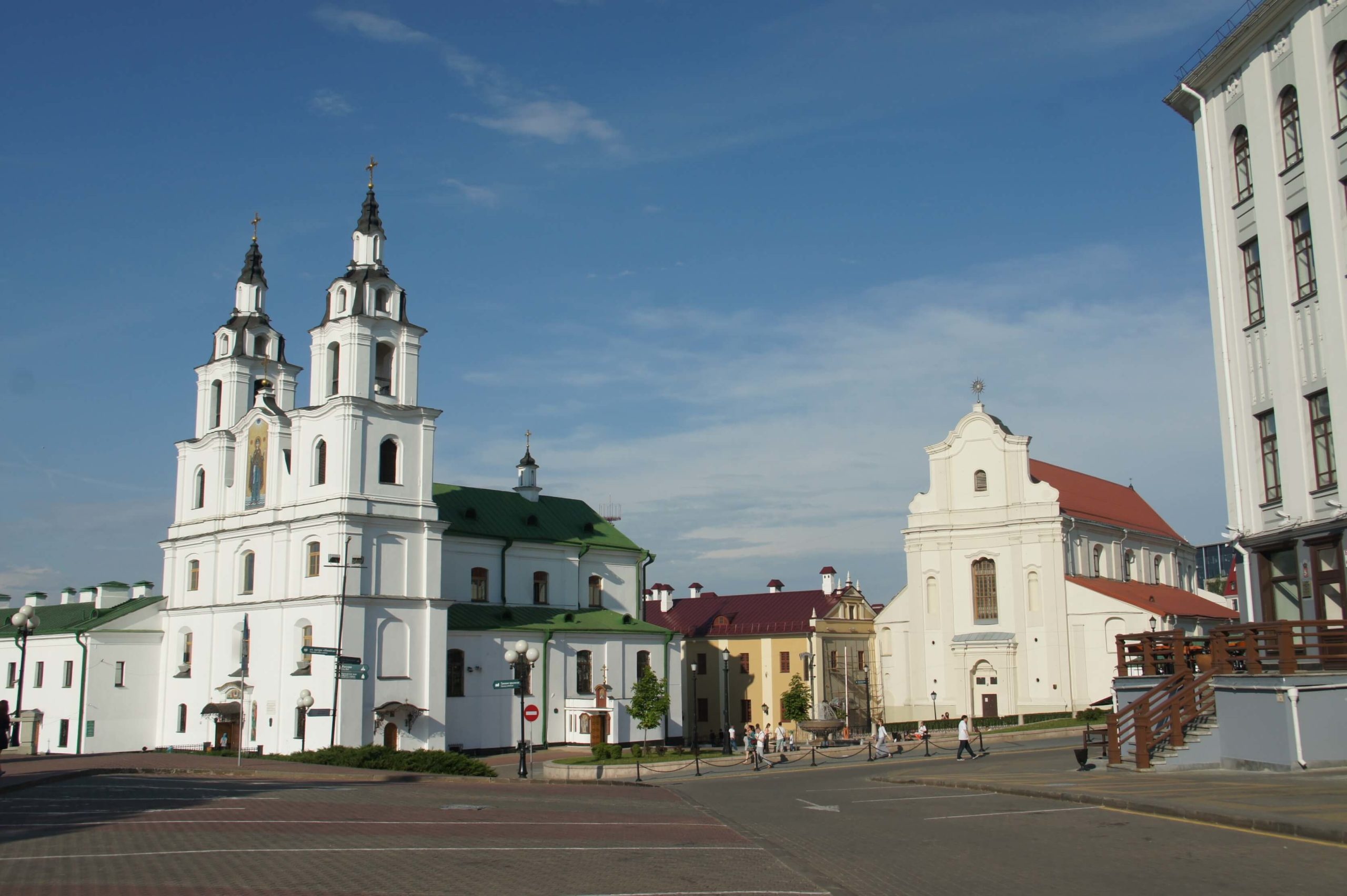 Minsk, Ex-Soviet city, Historical landmarks, Cultural hub, 2560x1710 HD Desktop