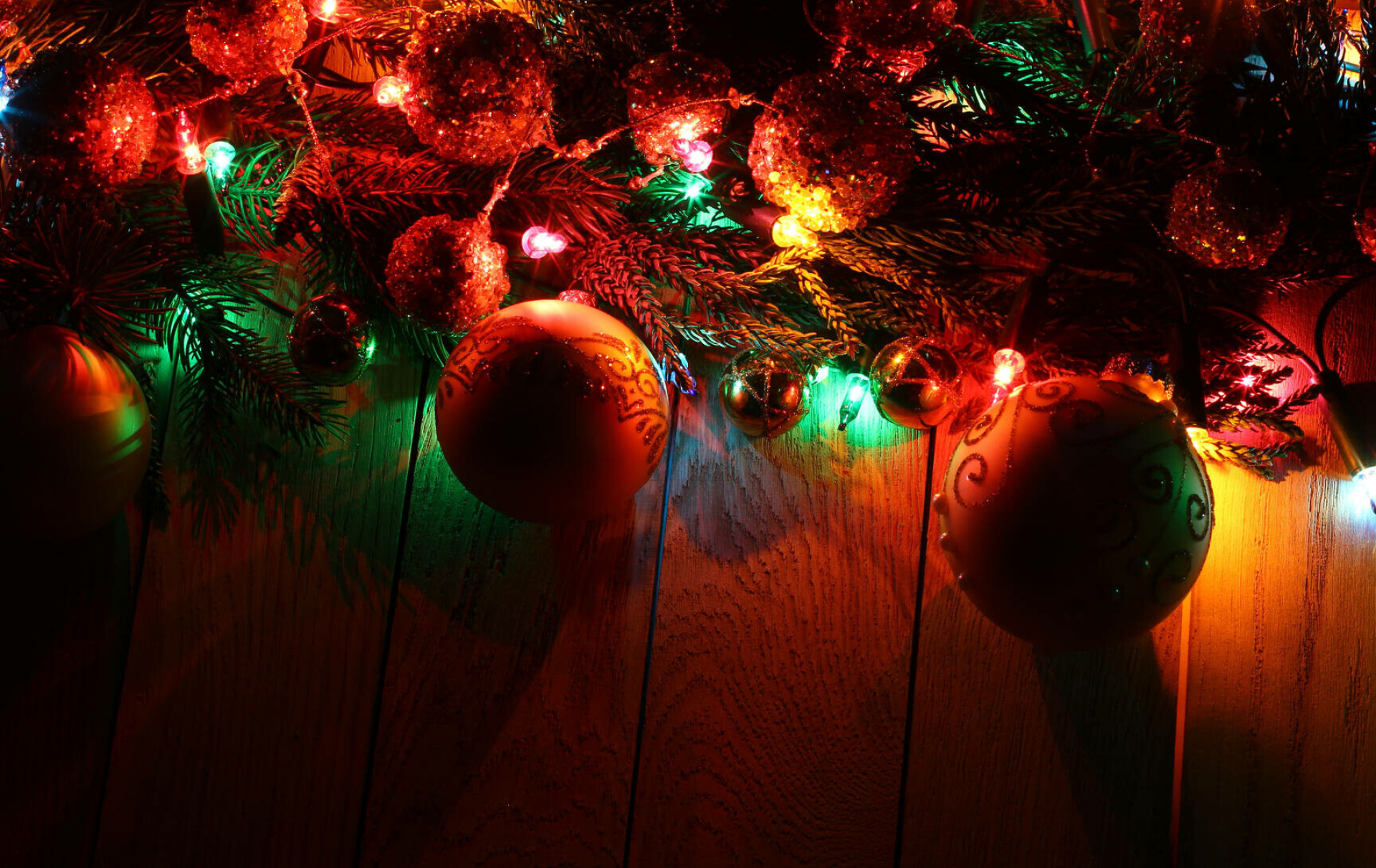 Garland: Small colored electric bulbs strung together and used for decoration. 1920x1220 HD Wallpaper.