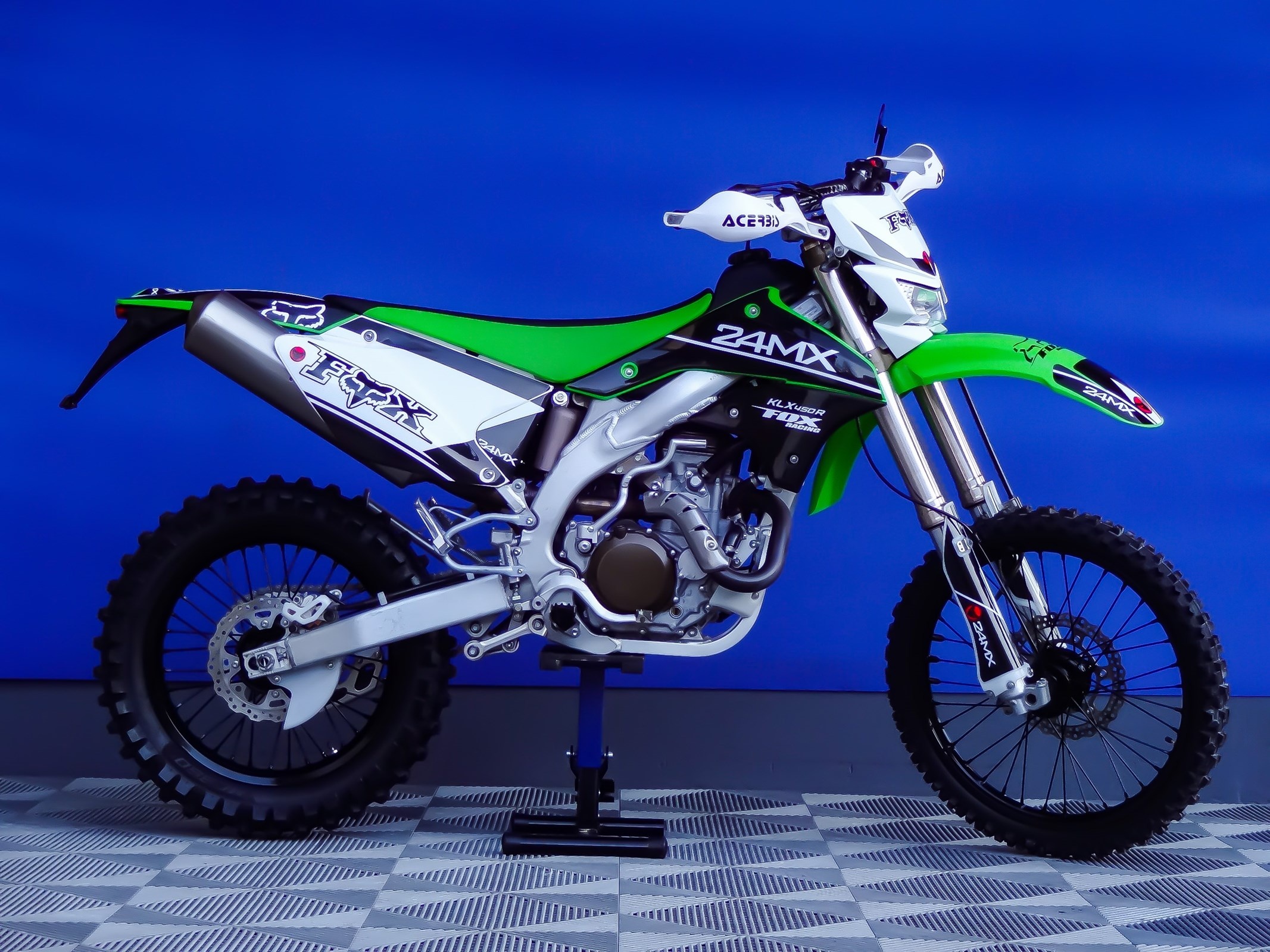 Kawasaki KLX450R, Versatile bike, Reliable performance, Remarkable durability, 2140x1600 HD Desktop