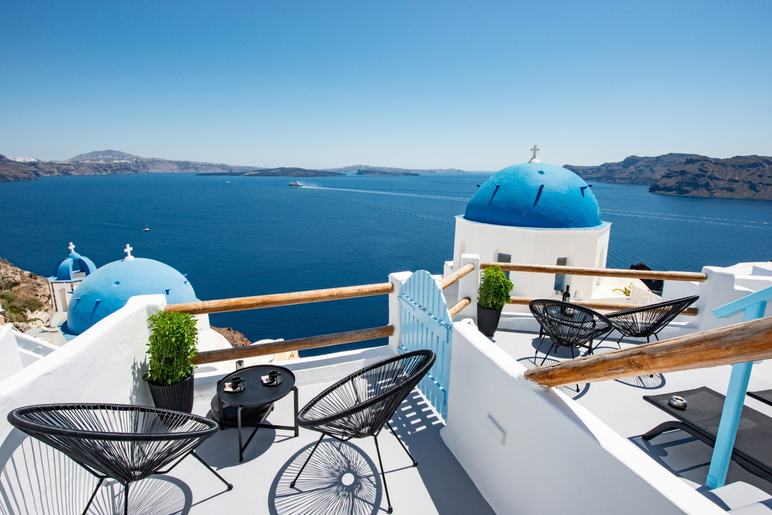 Blue Domes of Oia, Luxurious cave suite, Caldera view, VIP experience, 2560x1710 HD Desktop