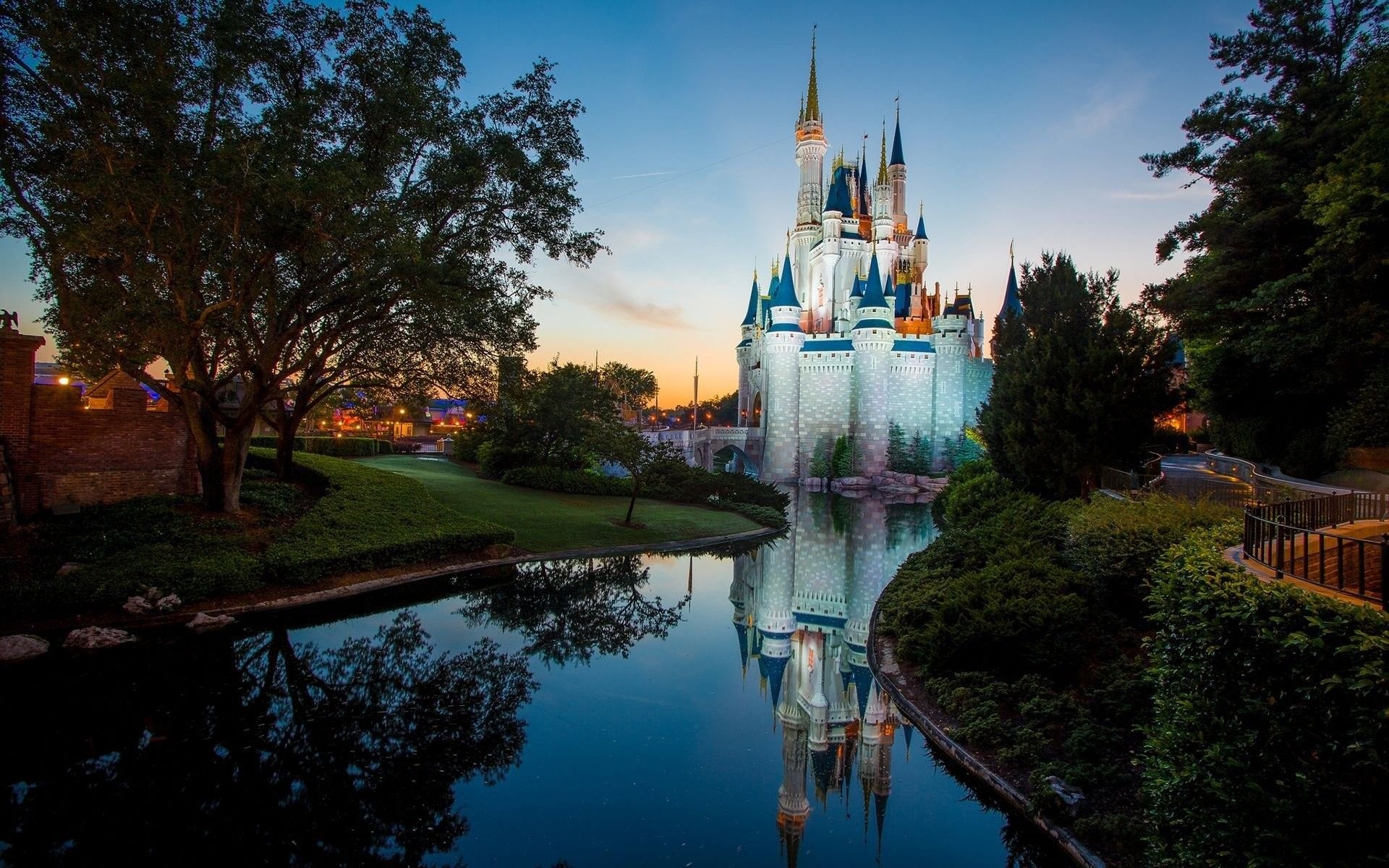 Walt Disney World Resort, Enchanting magic, Disney dreams come true, Iconic attractions, 1920x1200 HD Desktop