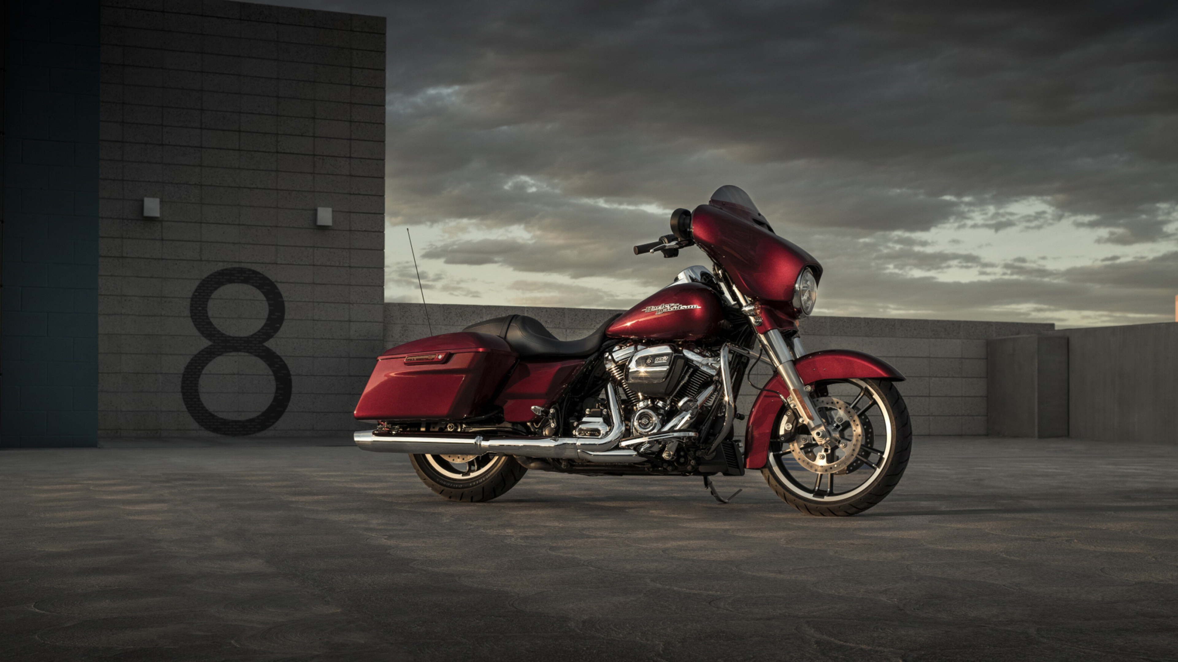 Harley-Davidson Glide: Top-selling Touring model in the U.S., Showa suspension. 3840x2160 4K Wallpaper.