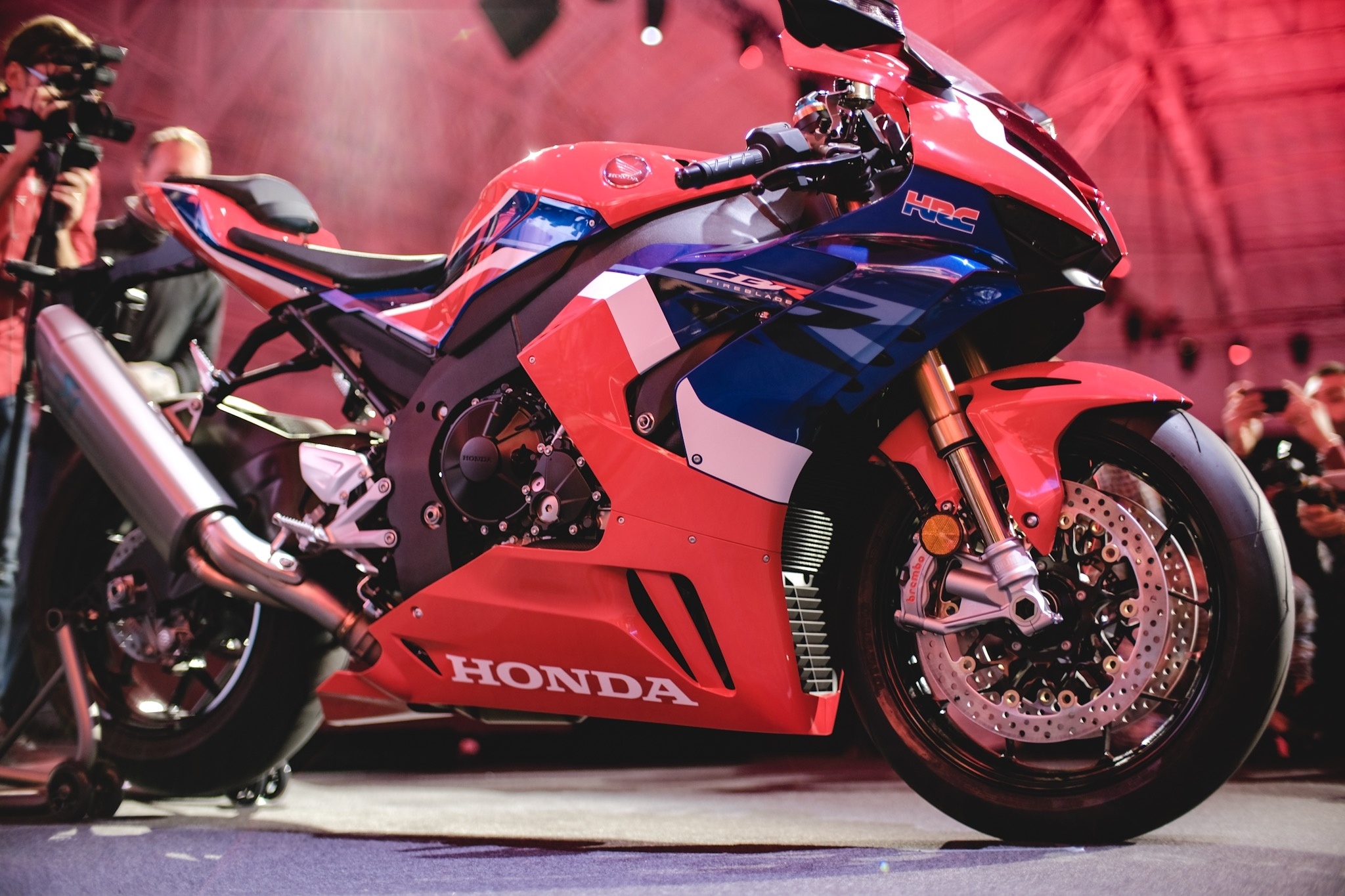Honda CBR1000RR, Lightning performance, Sports bike excellence, Racing heritage, 2050x1370 HD Desktop