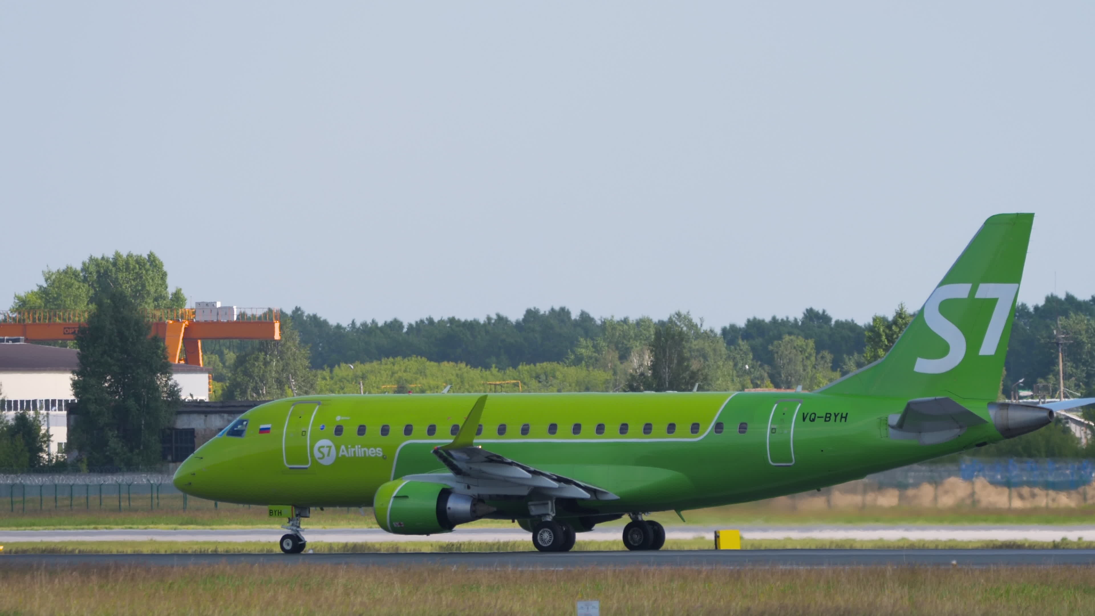 Embraer 170, S7 Airlines, Aircraft taxiing, Travel stock footage, 3840x2160 4K Desktop