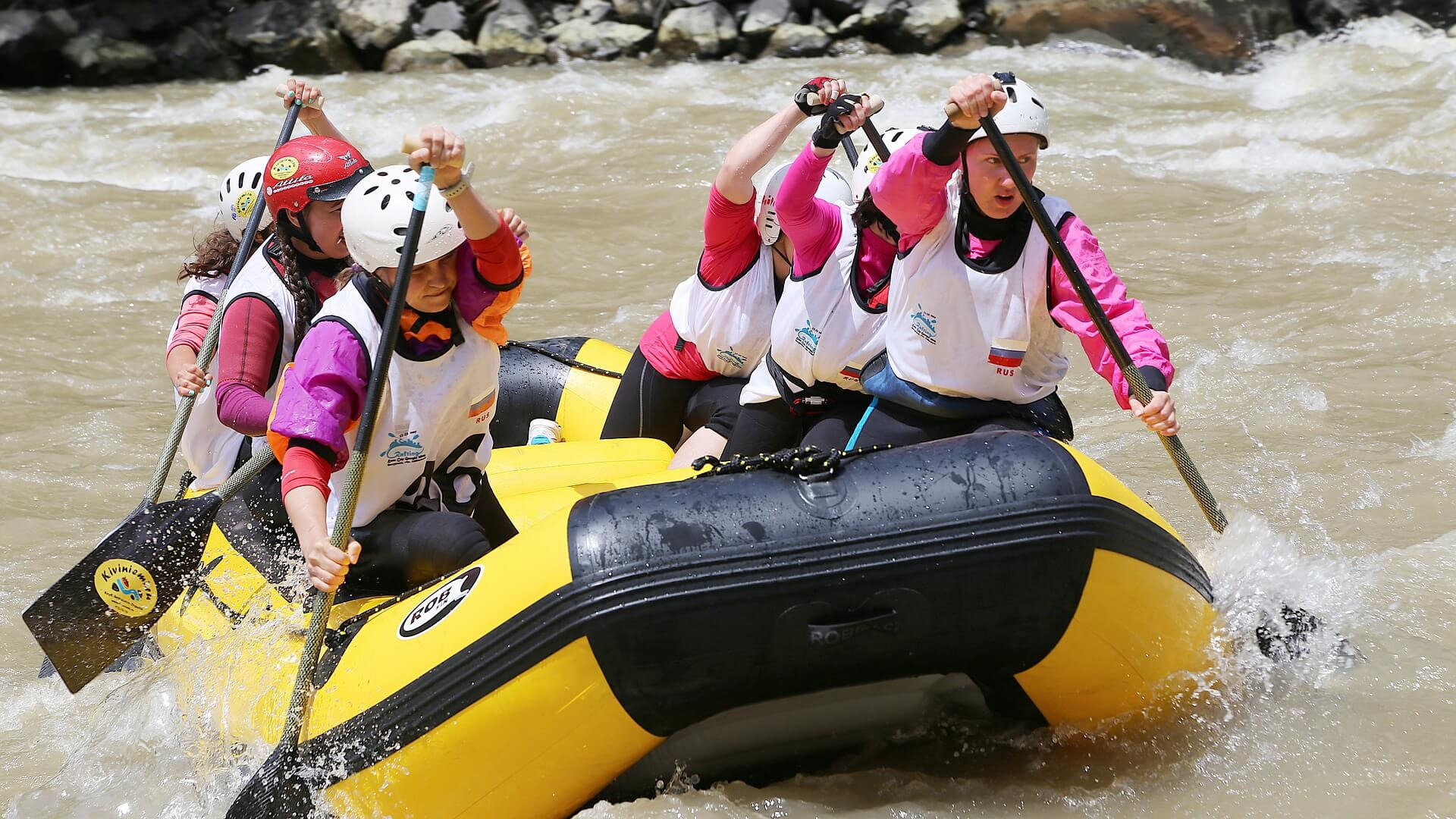 Rafting: A professional whitewater boating women's team of Russia during the maneuvering in Altay. 1920x1080 Full HD Wallpaper.