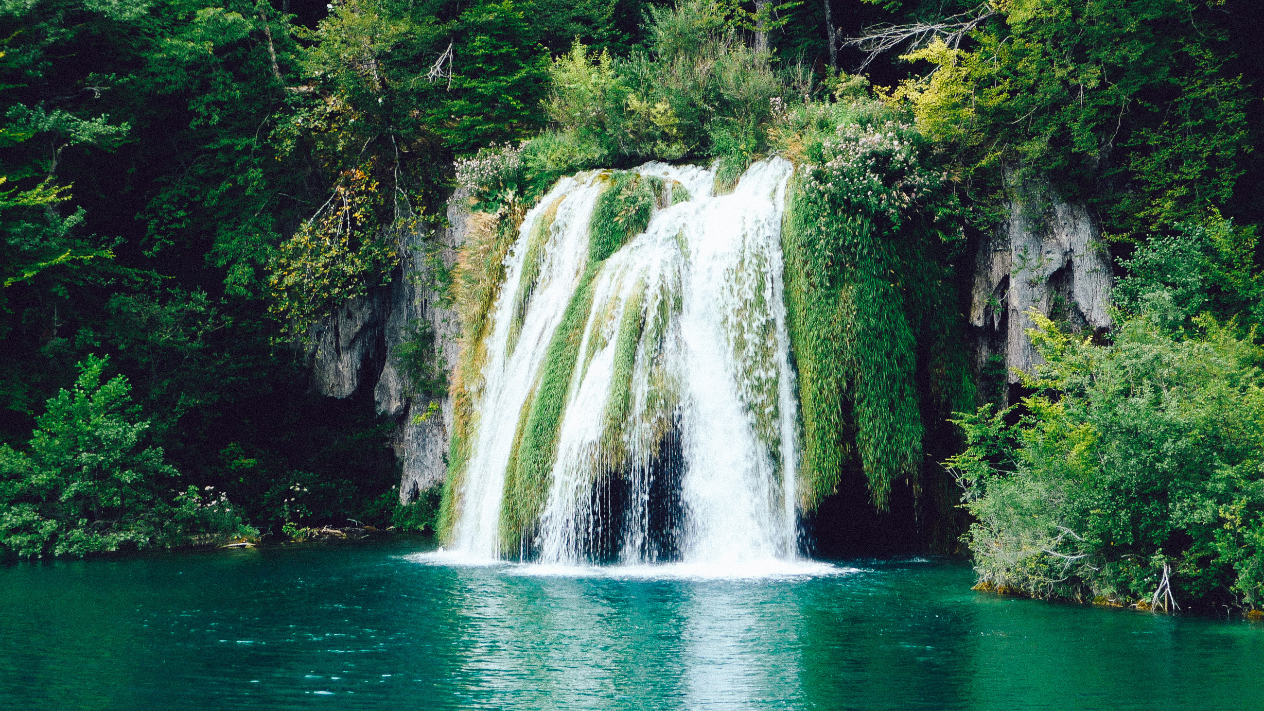 Plitvice Lakes National Park, Travel photography, Visual storytelling, Stunning images, 2600x1470 HD Desktop