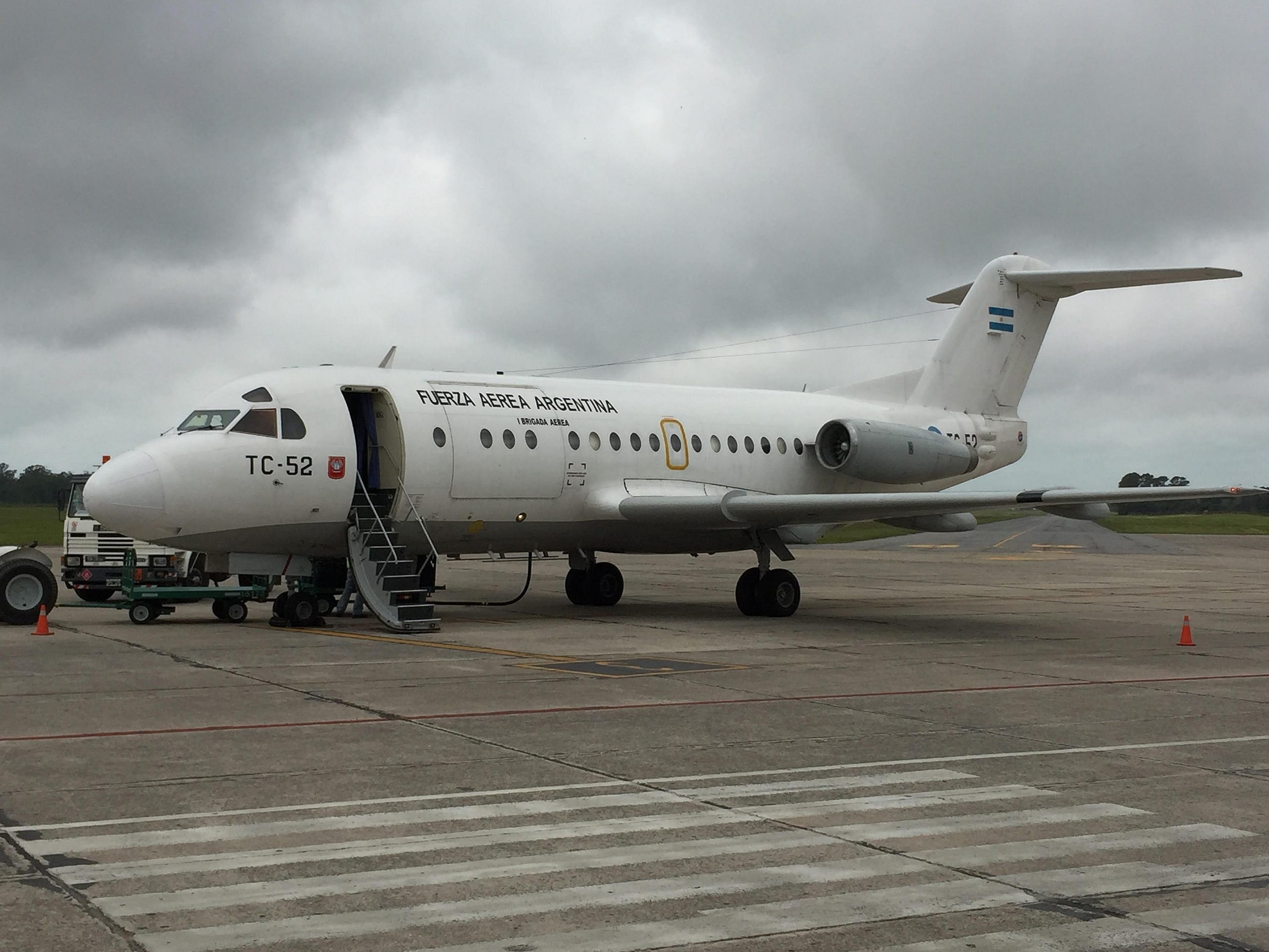 Fokker F28 travels, Trailblazer plane, Travel radar, Twin-engine aircraft, 2560x1920 HD Desktop