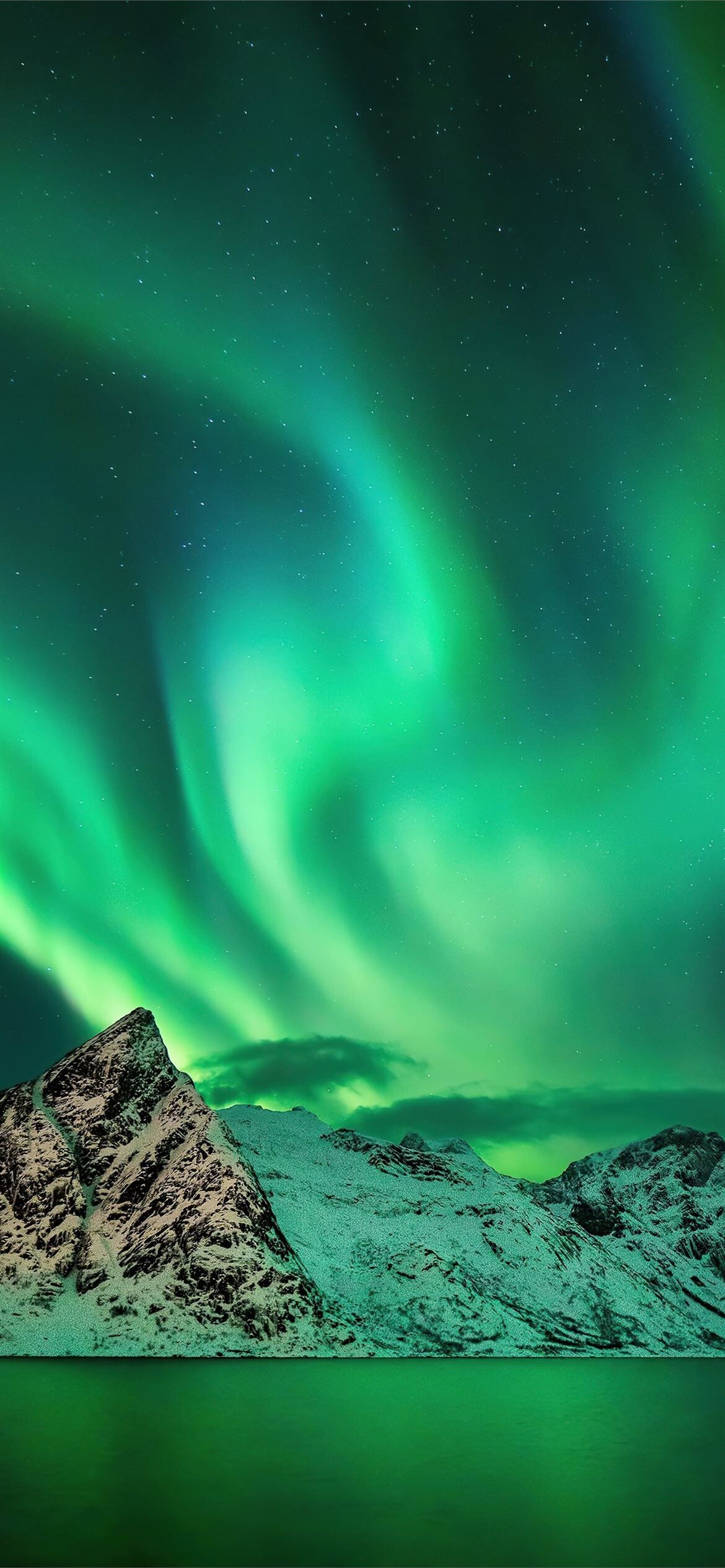Go Green: Aurora, An atmospheric phenomenon, Colored lights in the sky, Polar light. 1170x2540 HD Background.