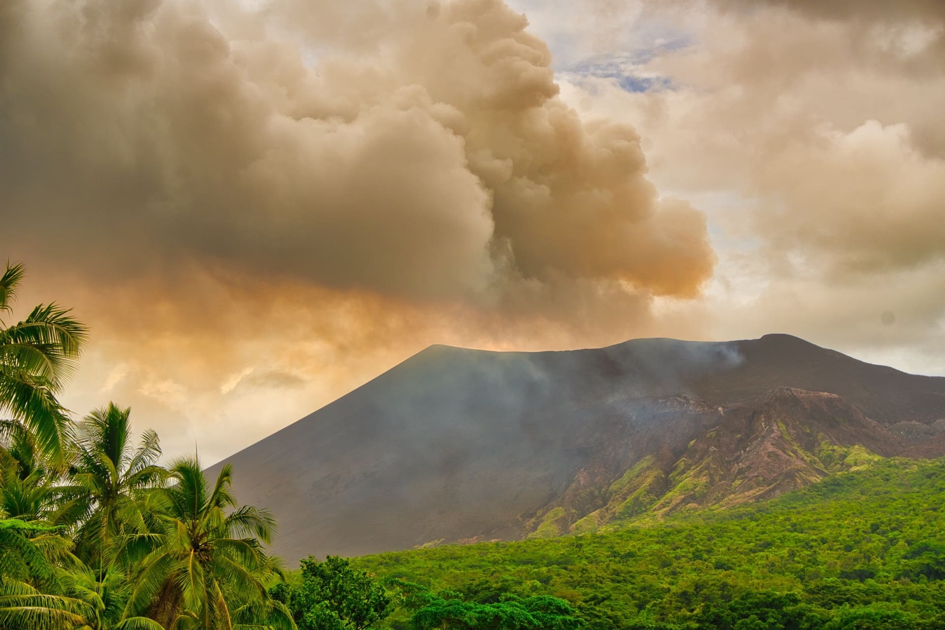 Yasur Volcano, Safety concerns, Updated information, Travel tips, 1920x1280 HD Desktop