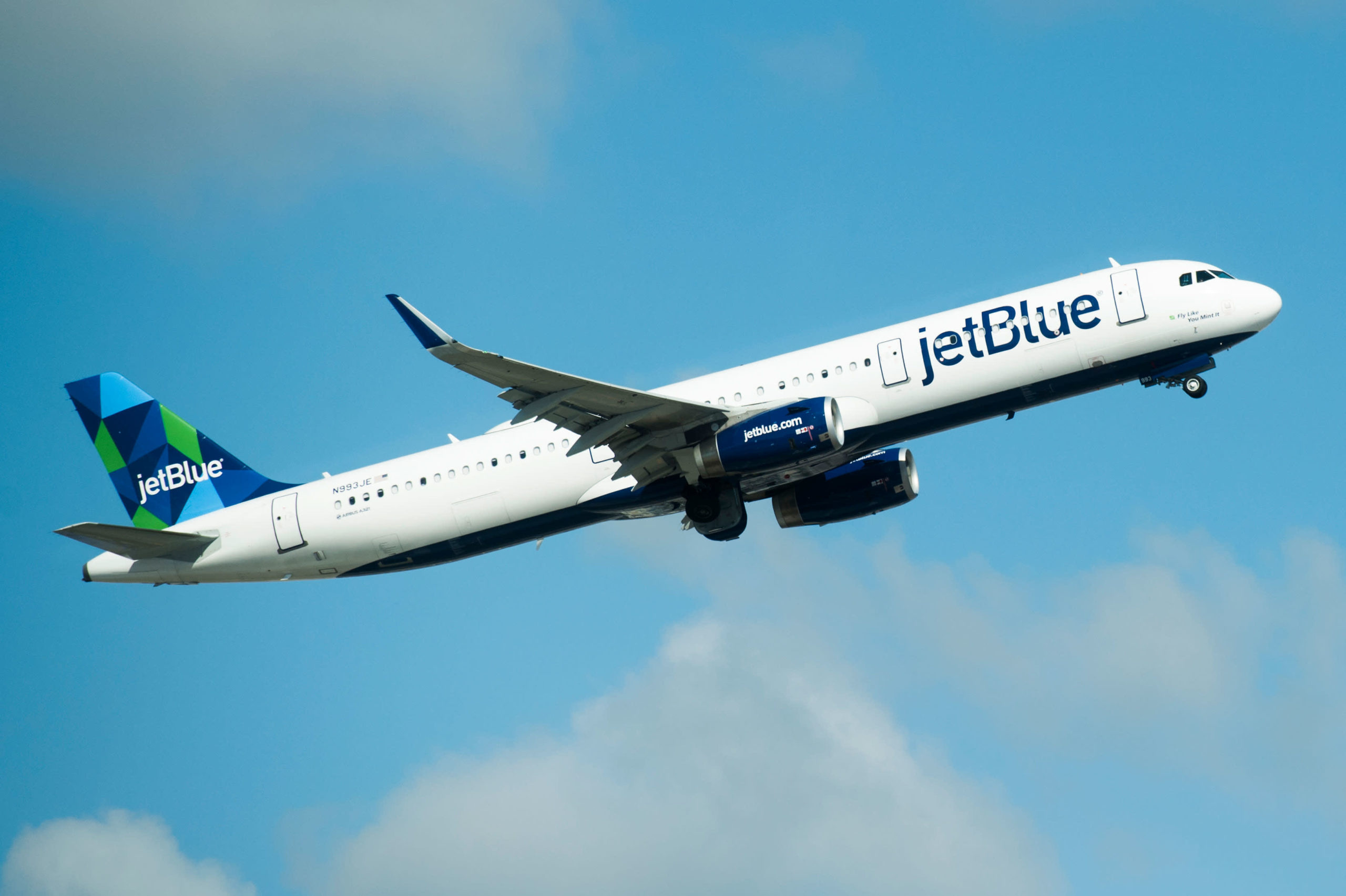 JetBlue Airways, Acquisition offer, Spirit Airlines, Airline industry news, 2560x1710 HD Desktop