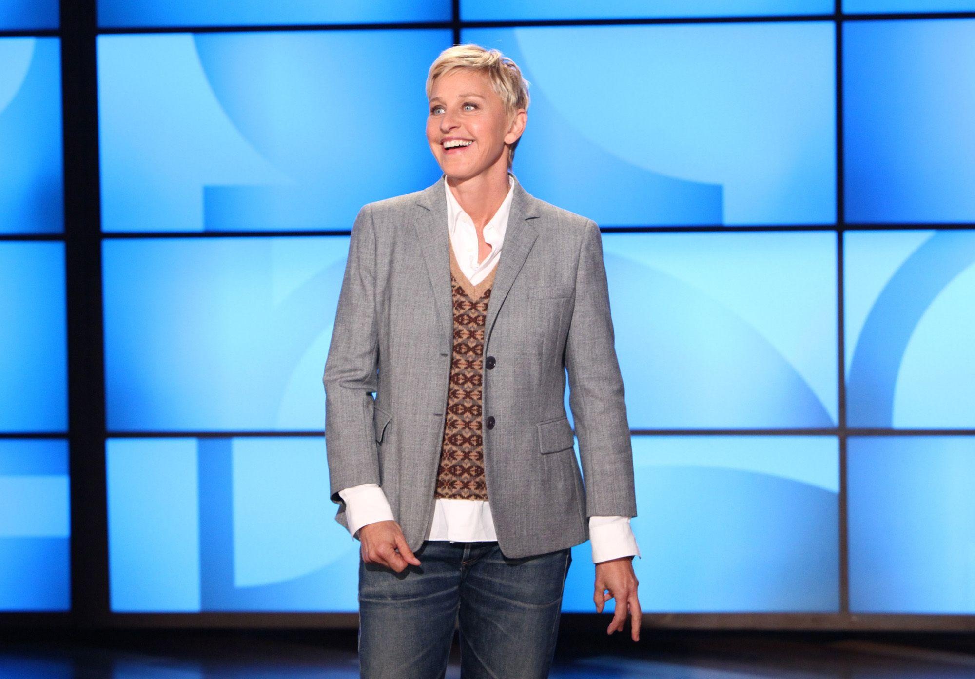 Ellen DeGeneres: Emmy-winning talk show host, Celebrity. 2000x1400 HD Wallpaper.
