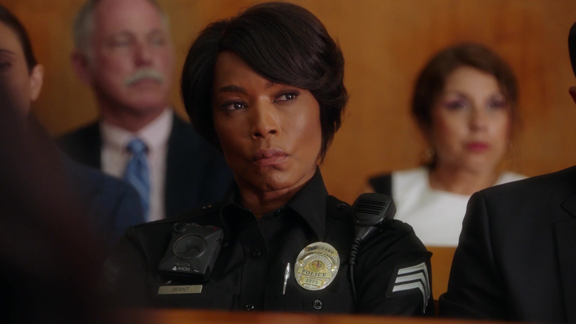 9-1-1 (TV Series): Sergeant Grant, Testimony In Court, Angela Bassett, Also Known For The Role Of Tina Turner In "What's Love Got to Do with It". 1920x1080 Full HD Background.