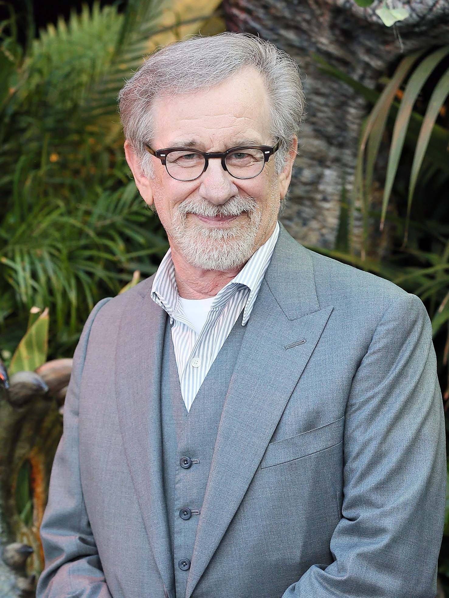 Steven Spielberg, Iconic filmmaker, Den of Geek, Legacy, 1480x1970 HD Phone