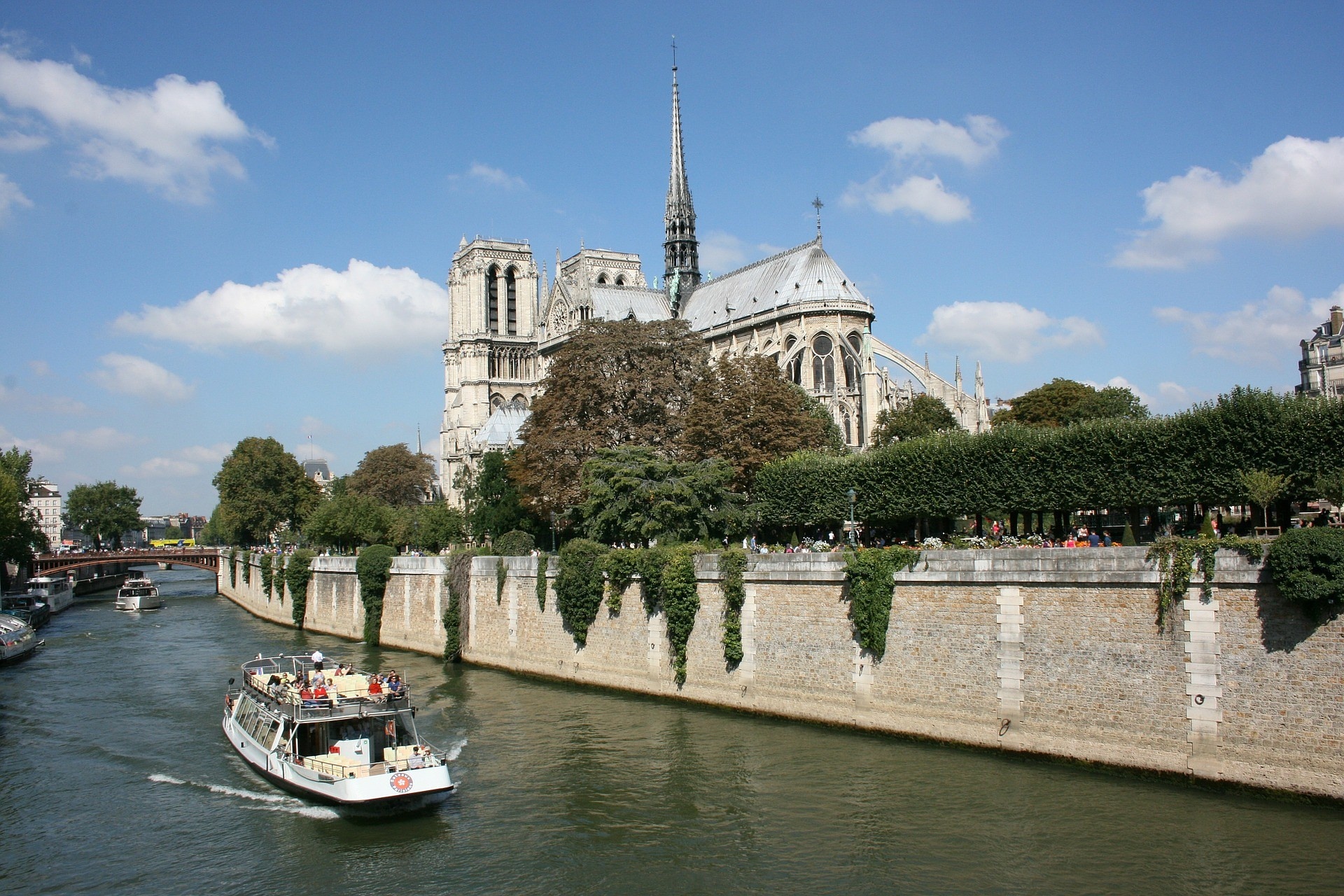 The Seine River, Parisian Cruise, Mesmerizing Views, French Waterway Marvel, 1920x1280 HD Desktop