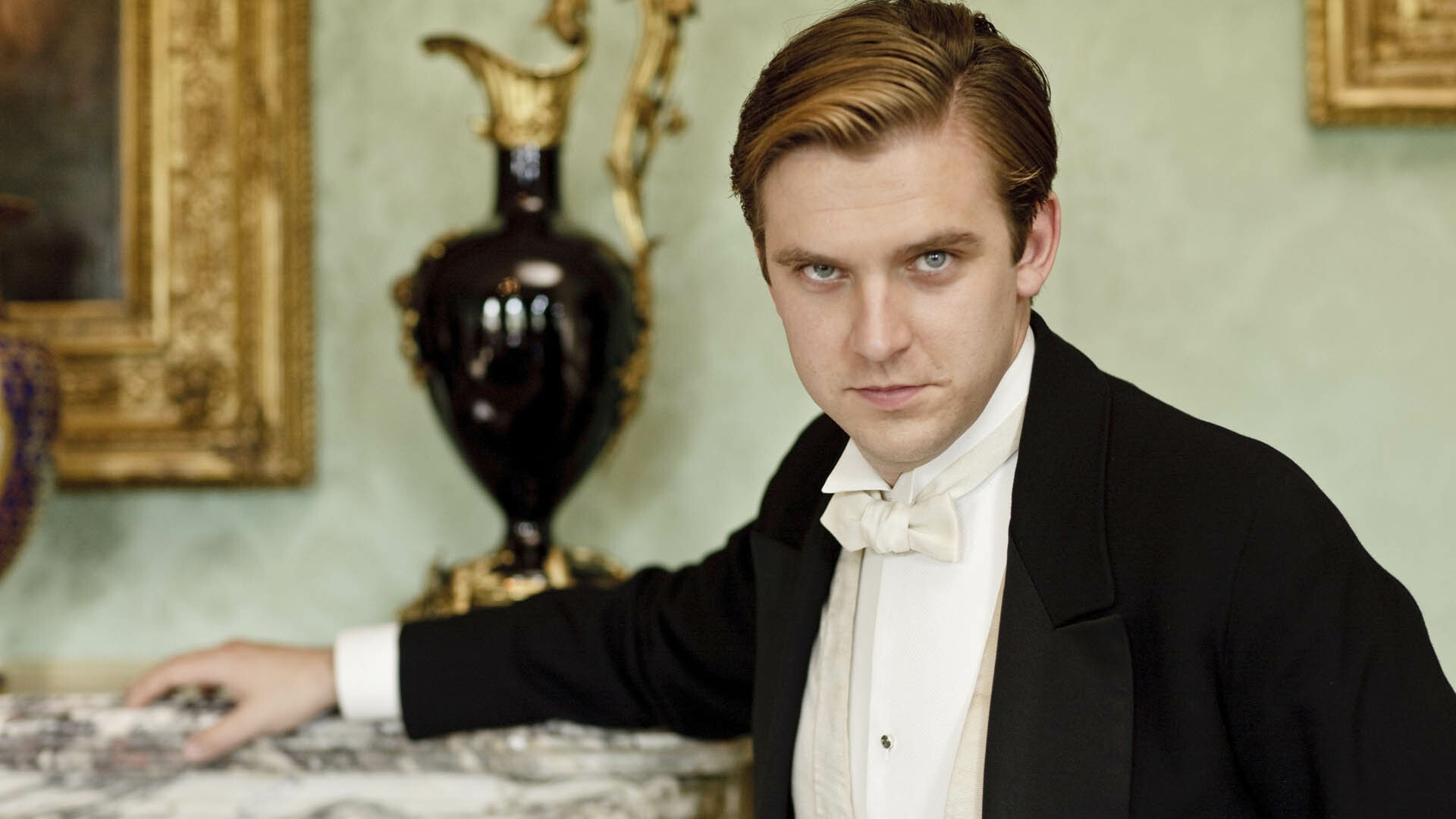 Downton Abbey: Matthew Reginald Crawley, a middle-class distant cousin of the Crawleys. 1920x1080 Full HD Background.