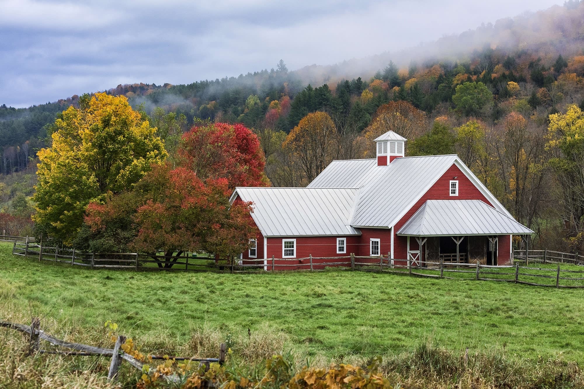 Vermont travels, Remote work opportunity, Peaceful surroundings, Relaxing lifestyle, 2000x1340 HD Desktop