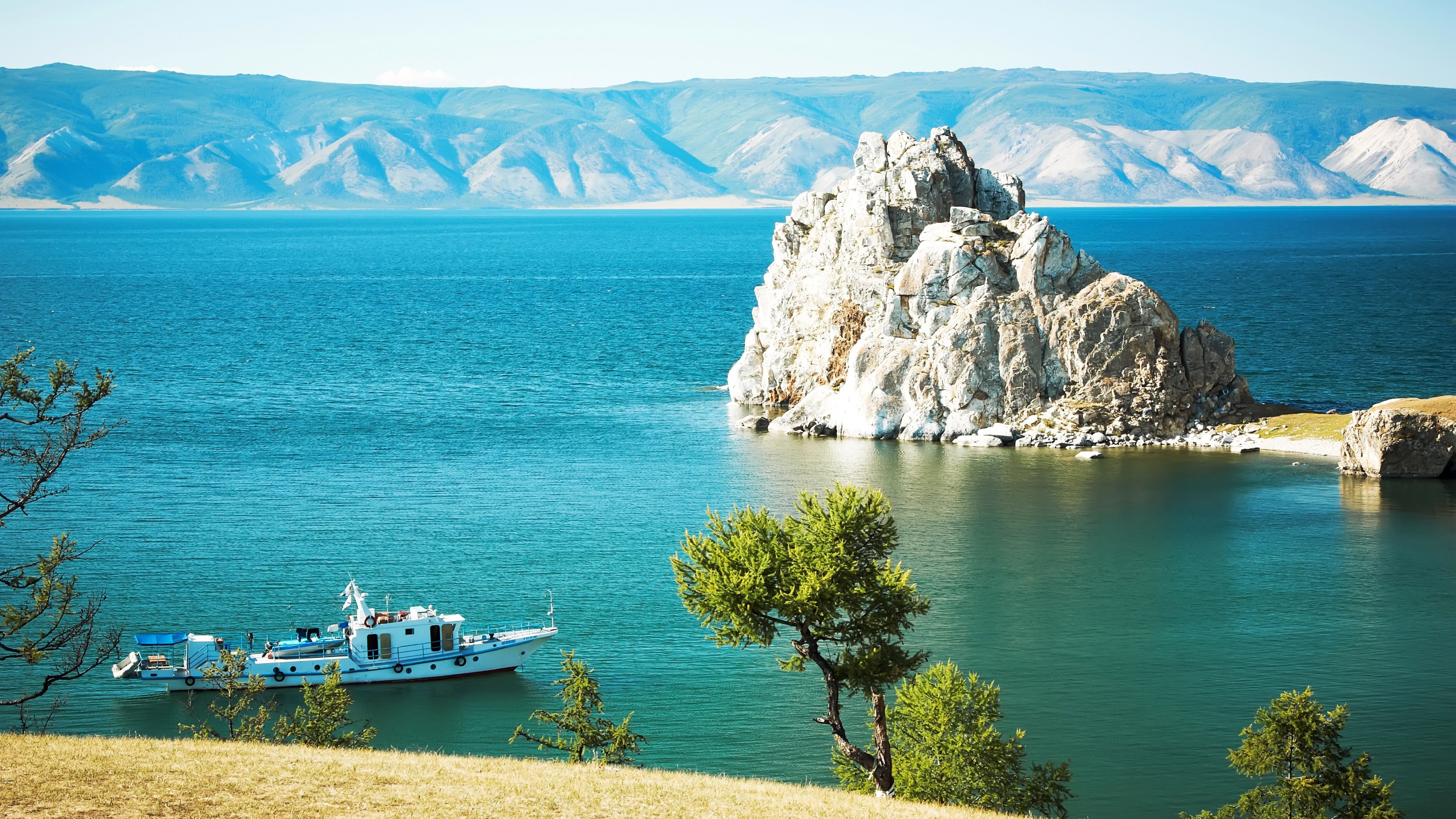 Shoreline serenity, Rocky landscapes, Lake's edge, Nature's sanctuary, 3840x2160 4K Desktop
