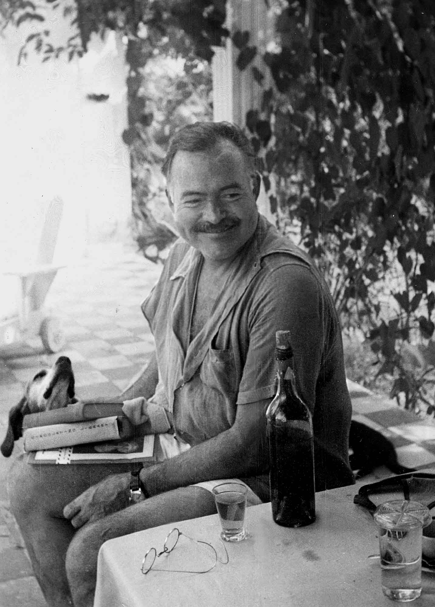 Ernest Hemingway wallpapers, Top free wallpapers, Backgrounds, Ernest Hemingway, 1440x2000 HD Phone