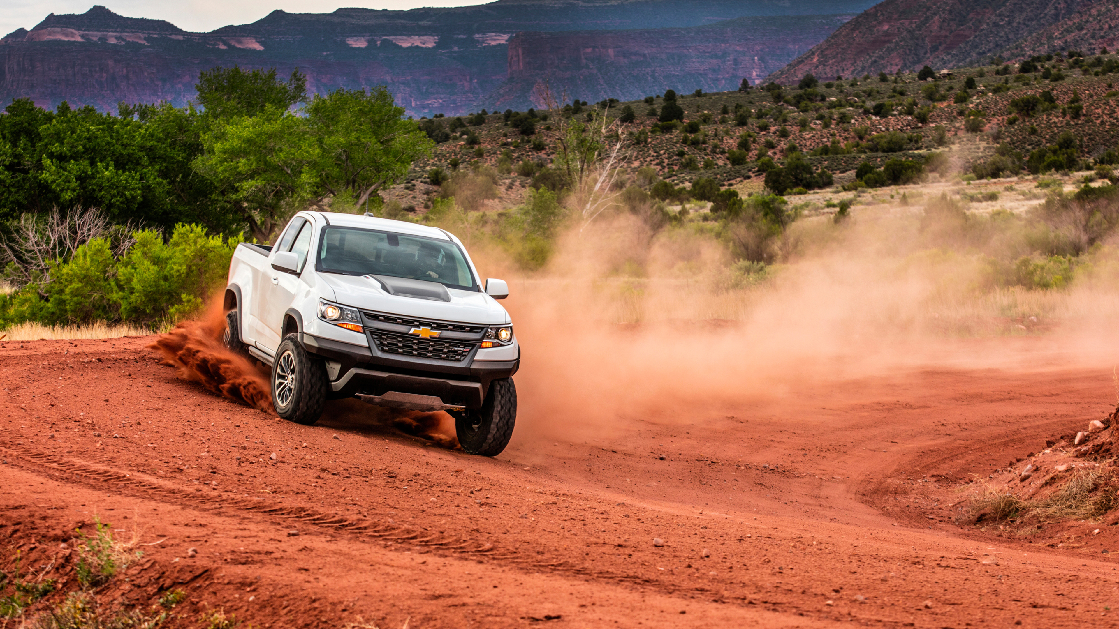 Off-road Driving: 2017 Chevrolet Colorado ZR2, Chevy, The high-performance truck market. 3840x2160 4K Background.