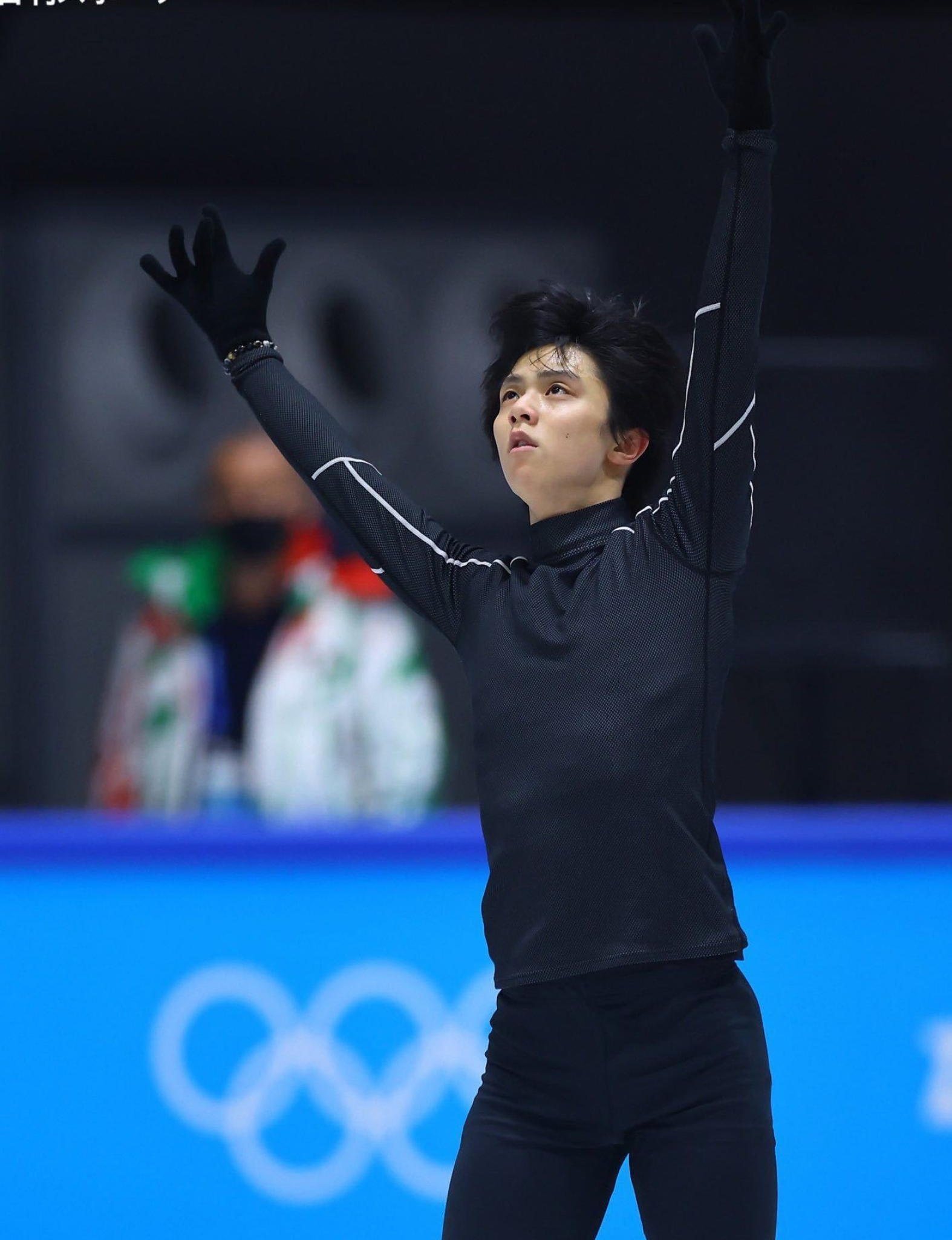 Yuzuru Hanyu, Figure skating wonder, Spectacular performance, Athletic achievement, 1580x2050 HD Handy