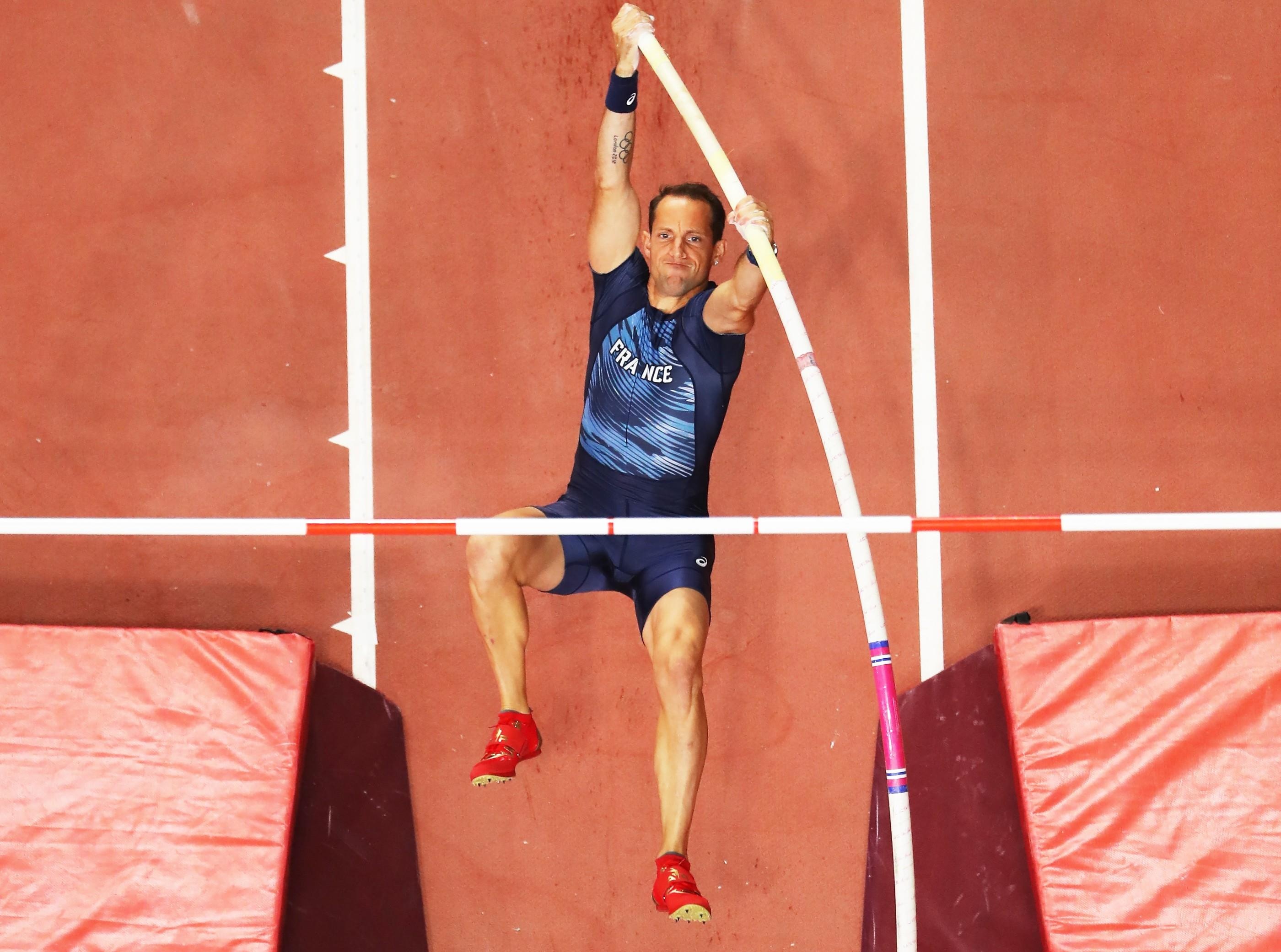 Pole Vaulting: Team France, Renaud Lavillenie, A jump for height over a horizontal bar in a track and field contest. 2800x2090 HD Wallpaper.