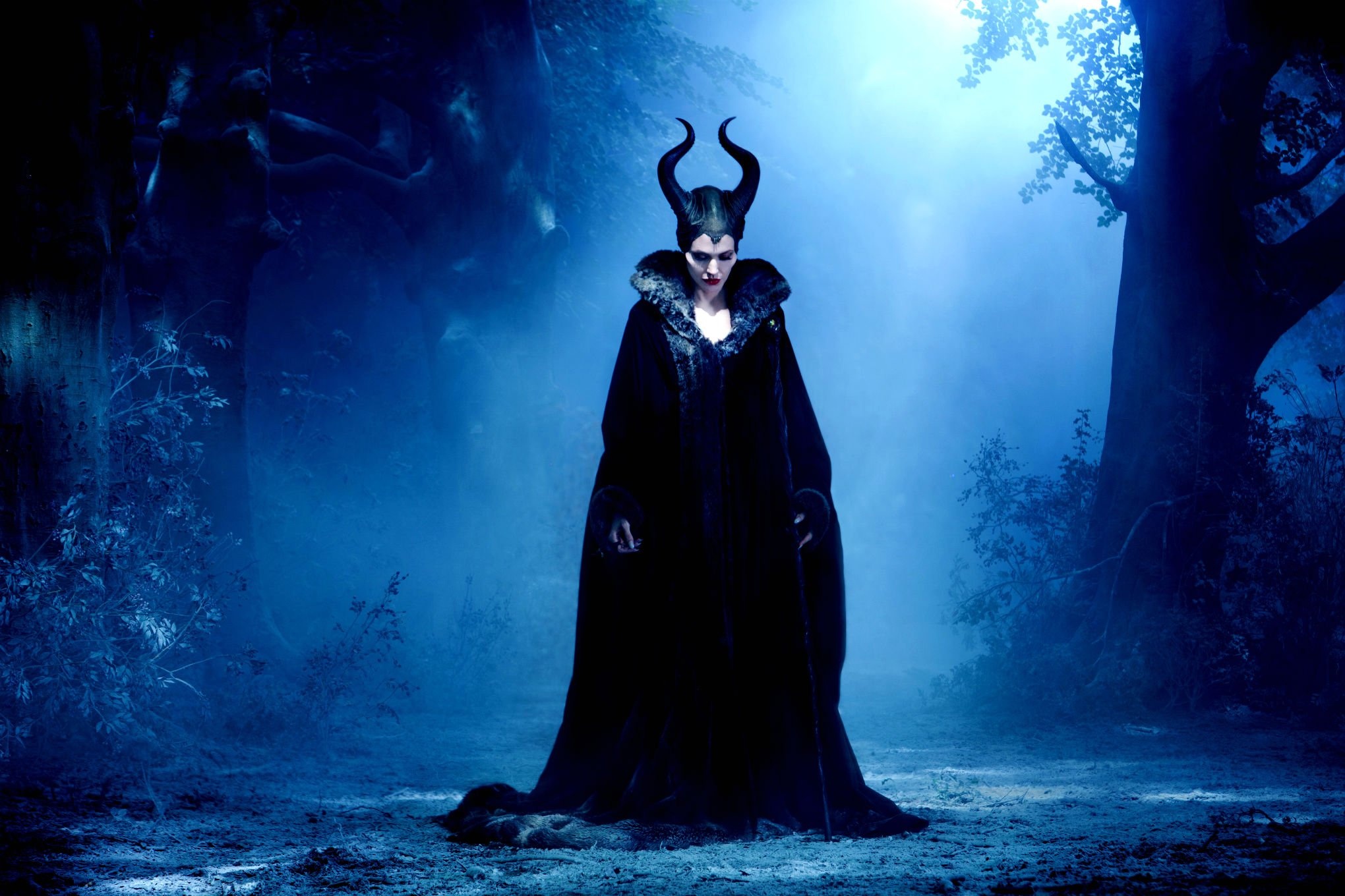 Maleficent movie wallpaper, Dark fantasy, Striking visuals, Stunning art, 2040x1360 HD Desktop
