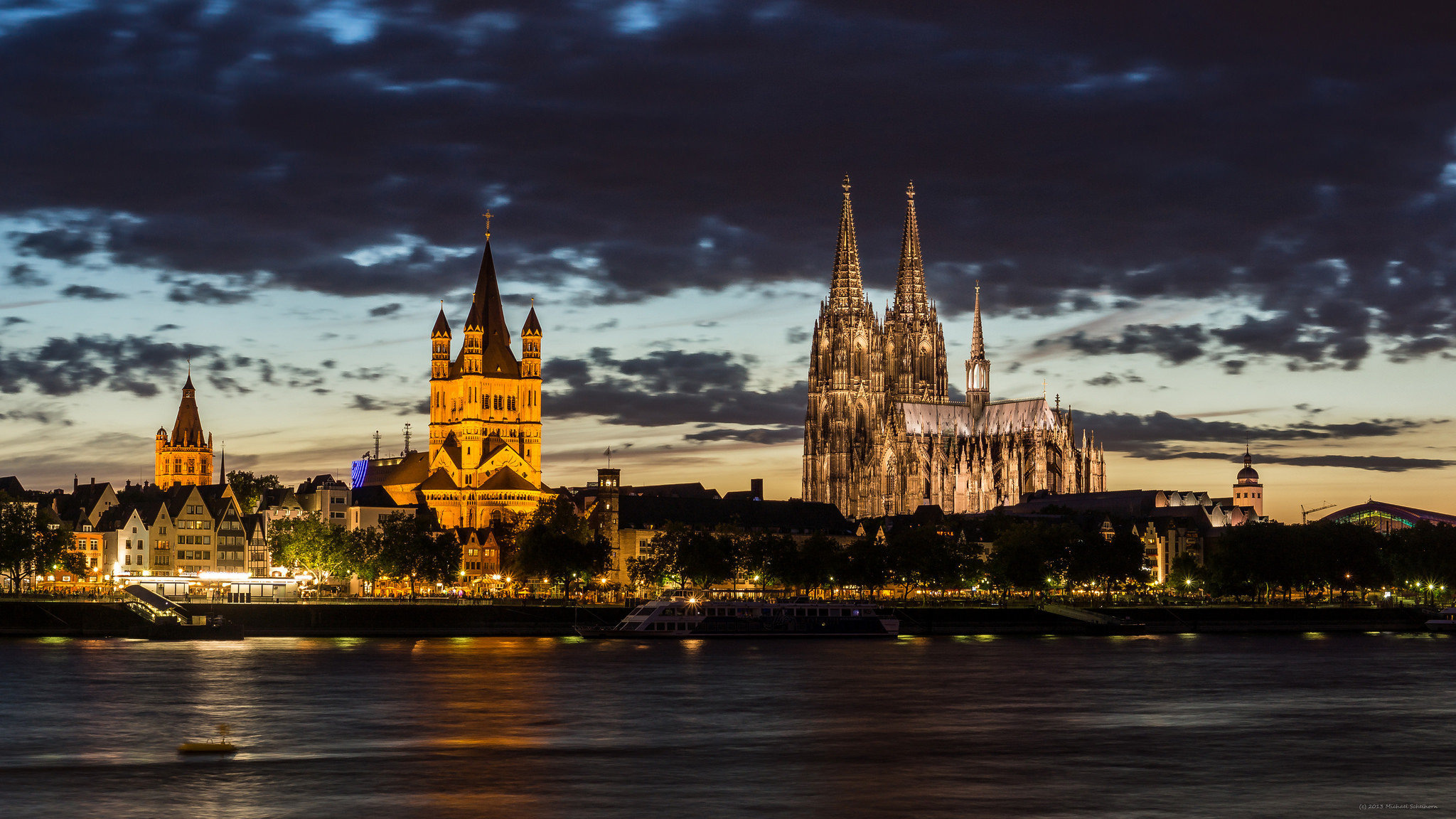 Cologne Cathedral, Iconic landmark, Gothic architecture, Historical site, 2050x1160 HD Desktop