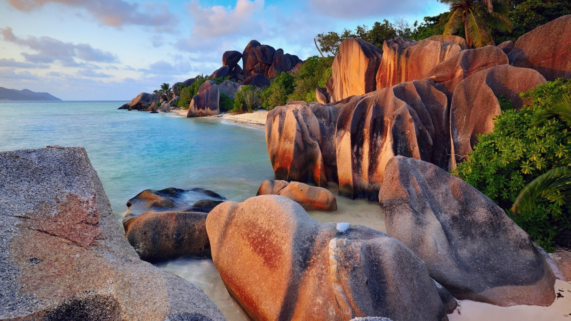 La Digue island, Scenic wallpaper, Tropical bliss, Beachside perfection, 1920x1080 Full HD Desktop