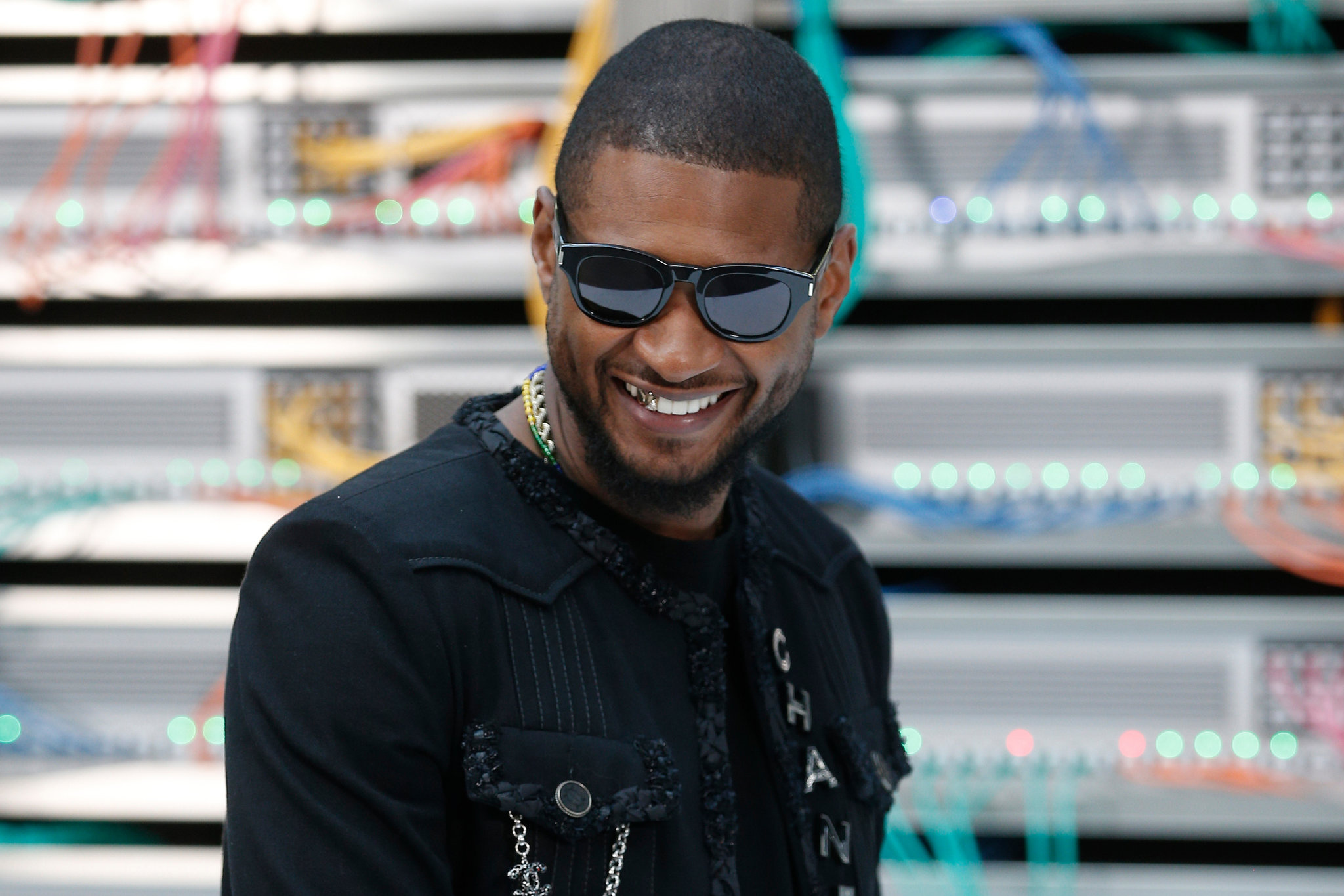 Usher, Face in the crowd, Chanel event, 2050x1370 HD Desktop