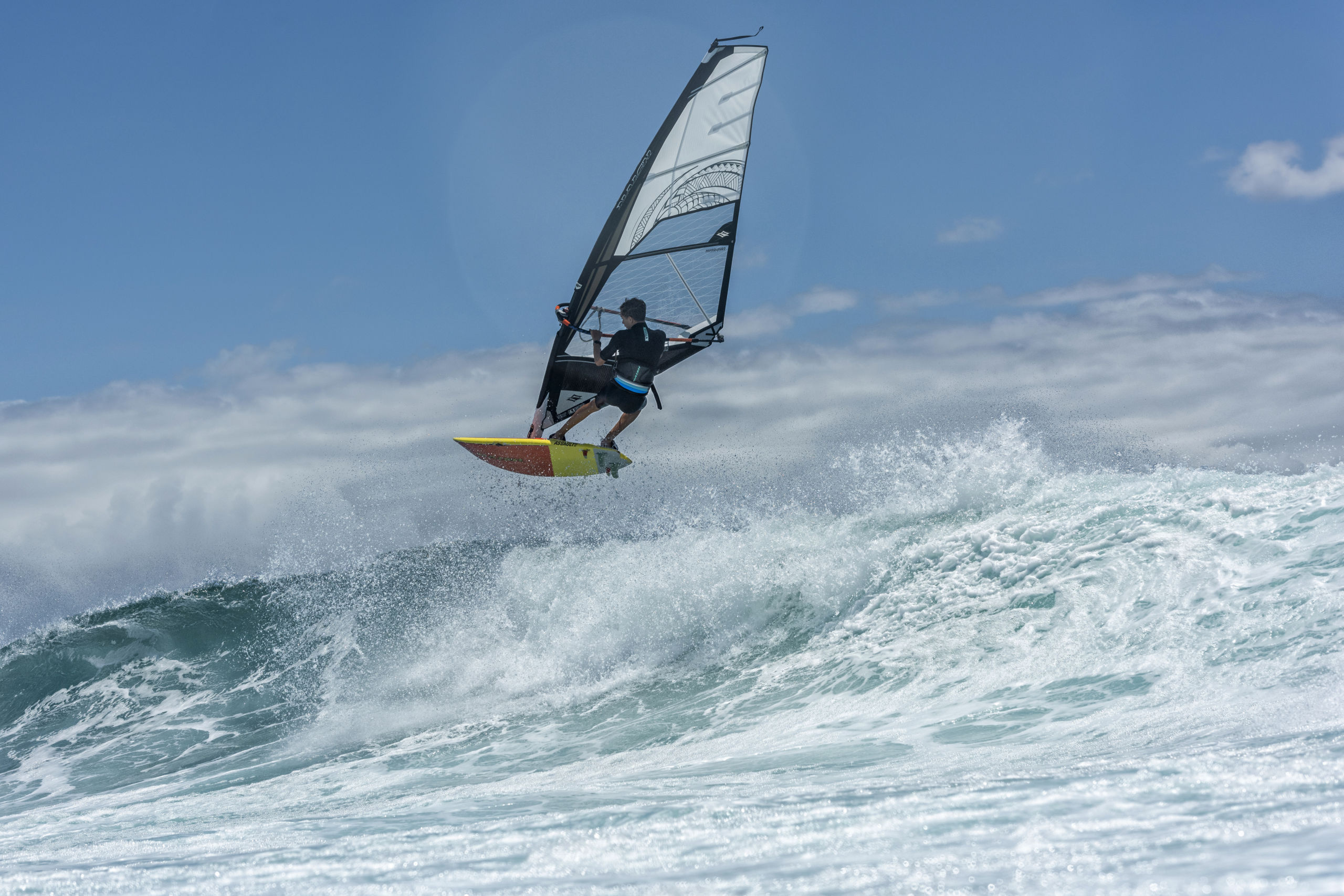 Windsurfing: The Naish International Windsurfing Team, Maui Ripper Z Schettewi, Mavericks and Nazare, Windsurfing Jaws. 2560x1710 HD Wallpaper.