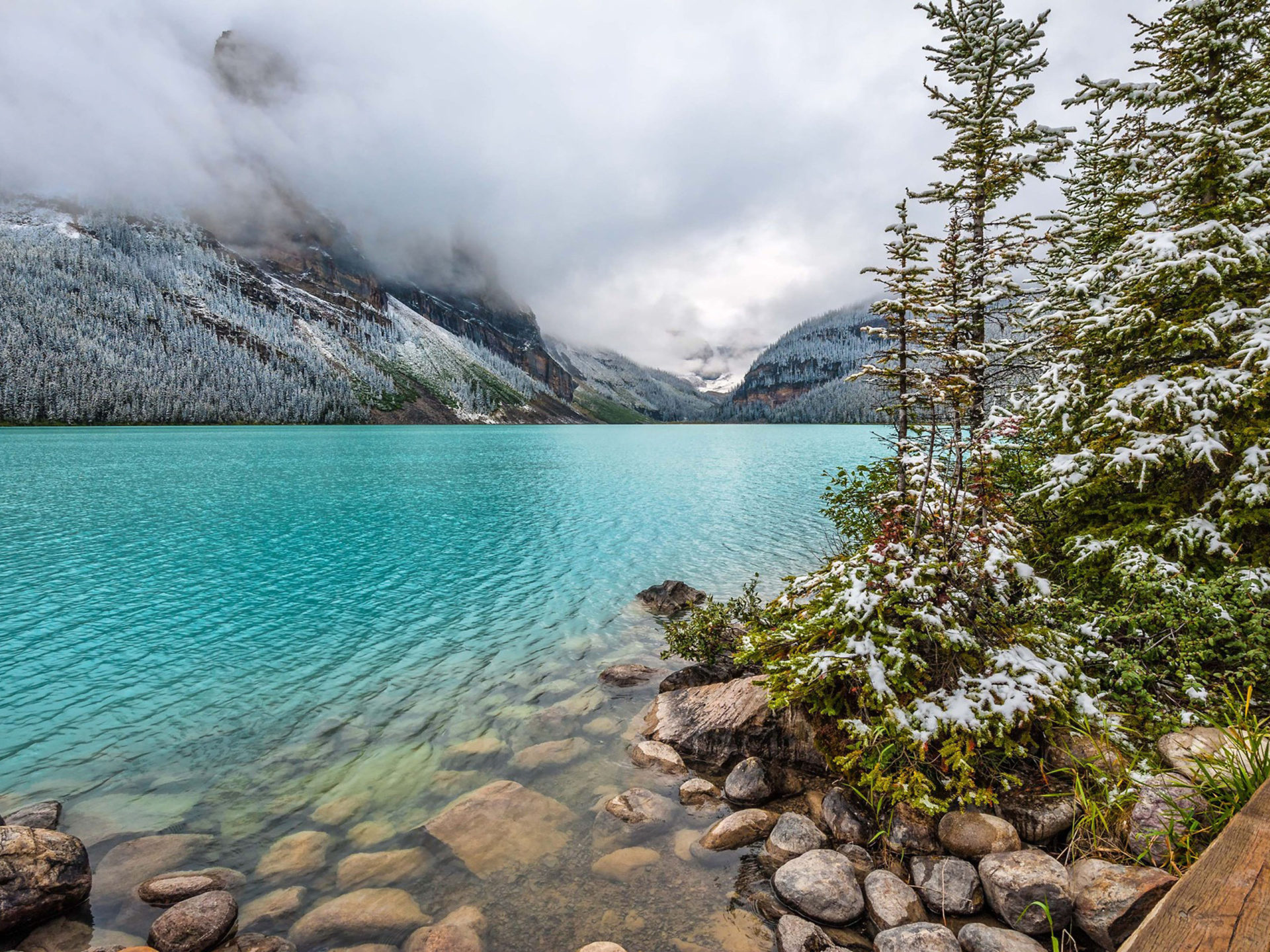 Lake Louise, Turquoise lake, Snow-capped peaks, Breathtaking scenery, 1920x1440 HD Desktop