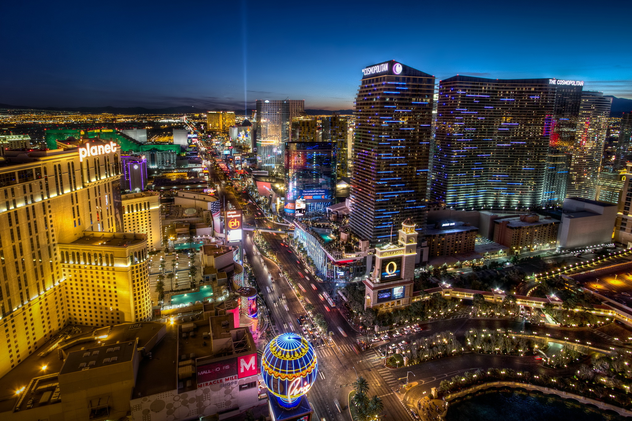 Las Vegas Strip, HDR buildings, Neon signs, Busy roads, 2050x1370 HD Desktop