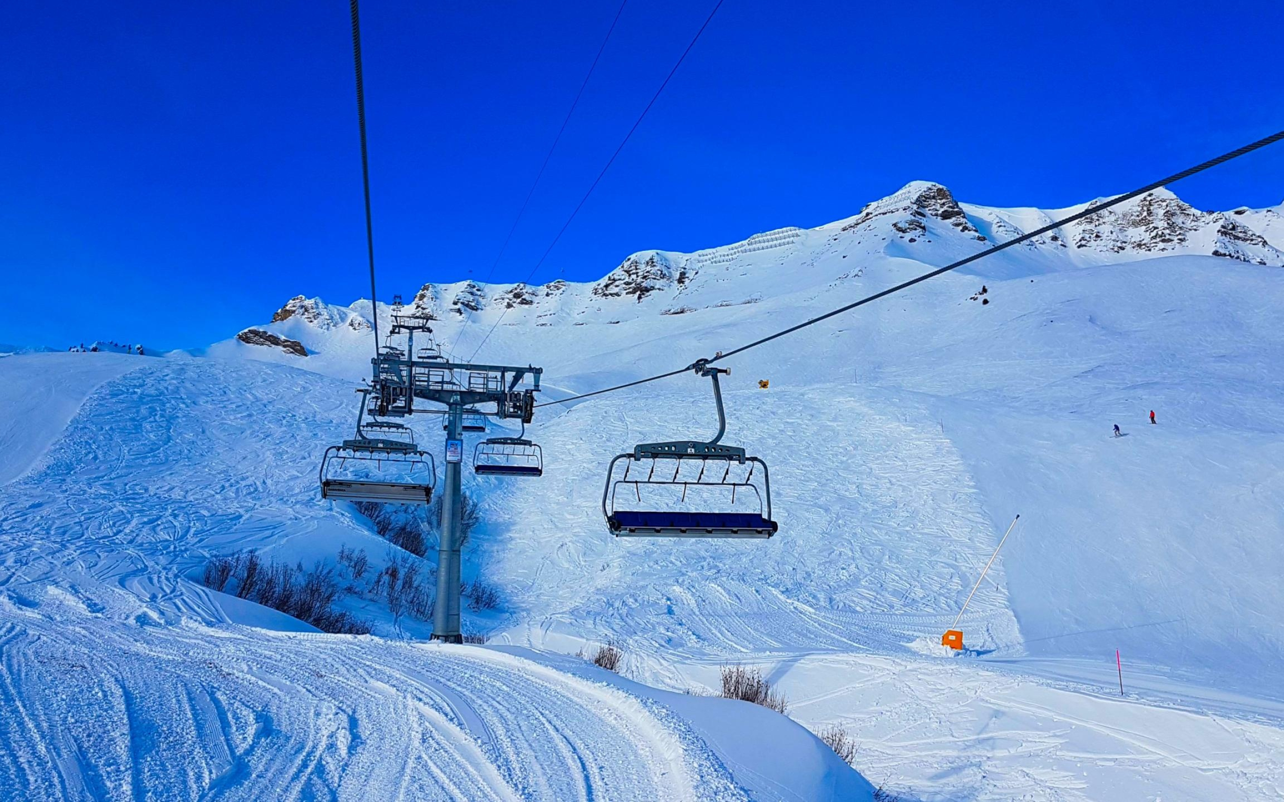 Ski Lift, Breathtaking views, Thrilling descents, Winter wonderland, 2560x1600 HD Desktop