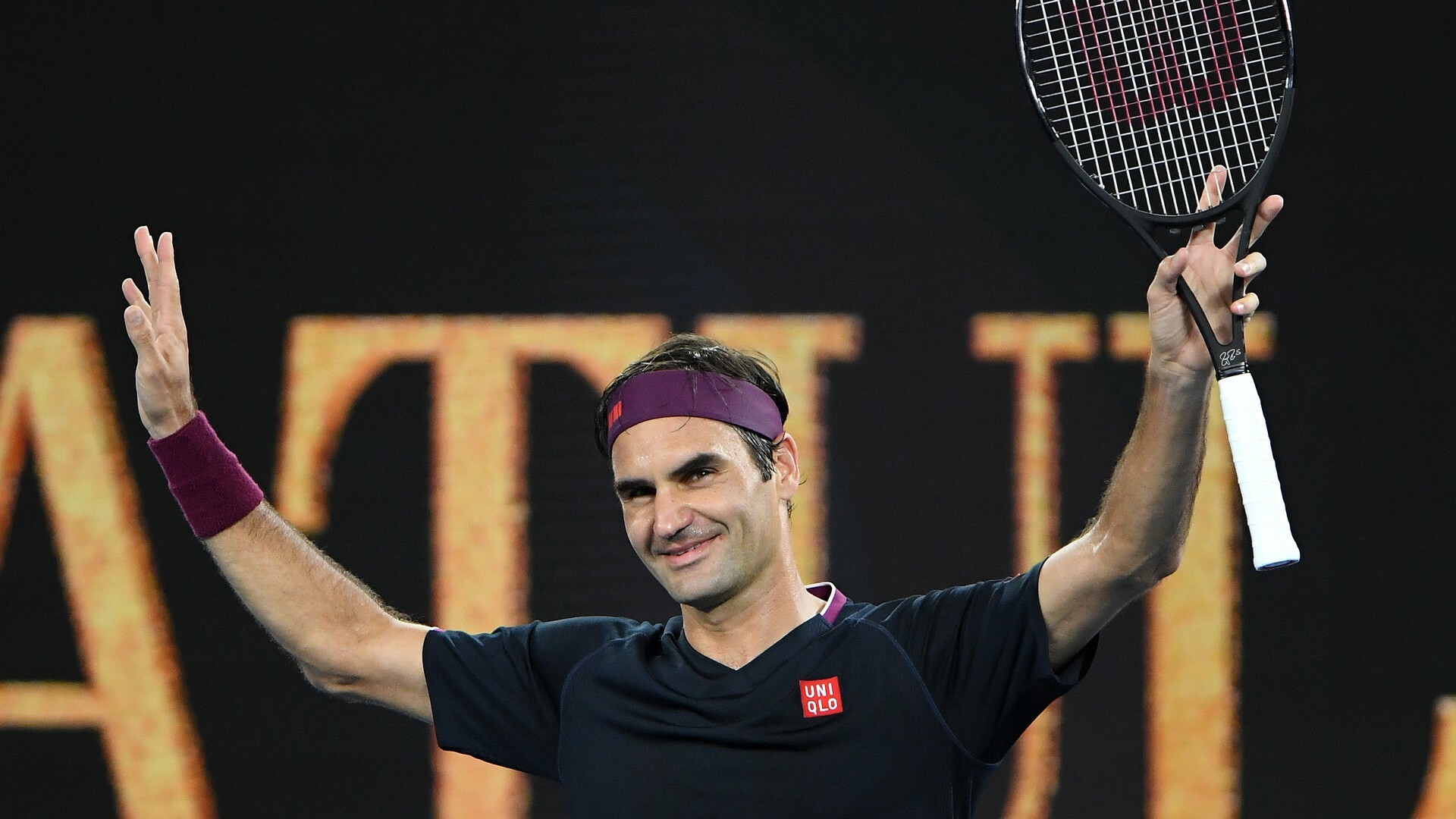Roger Federer: He won the 2009 French Open Men's Singles final against Robin Soderling. 1920x1080 Full HD Wallpaper.