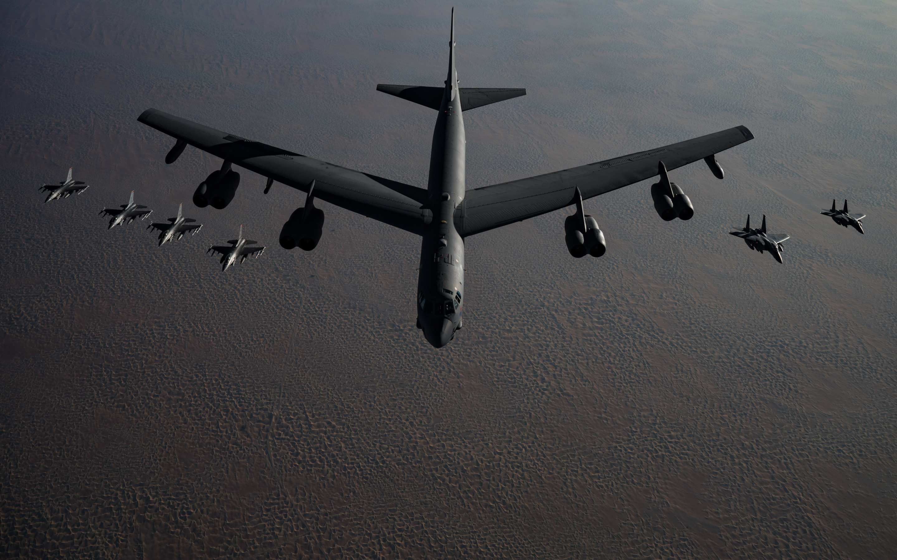 Boeing B-52 Stratofortress, American strategic bomber, Powerful aircraft, Air Force pride, 2880x1800 HD Desktop
