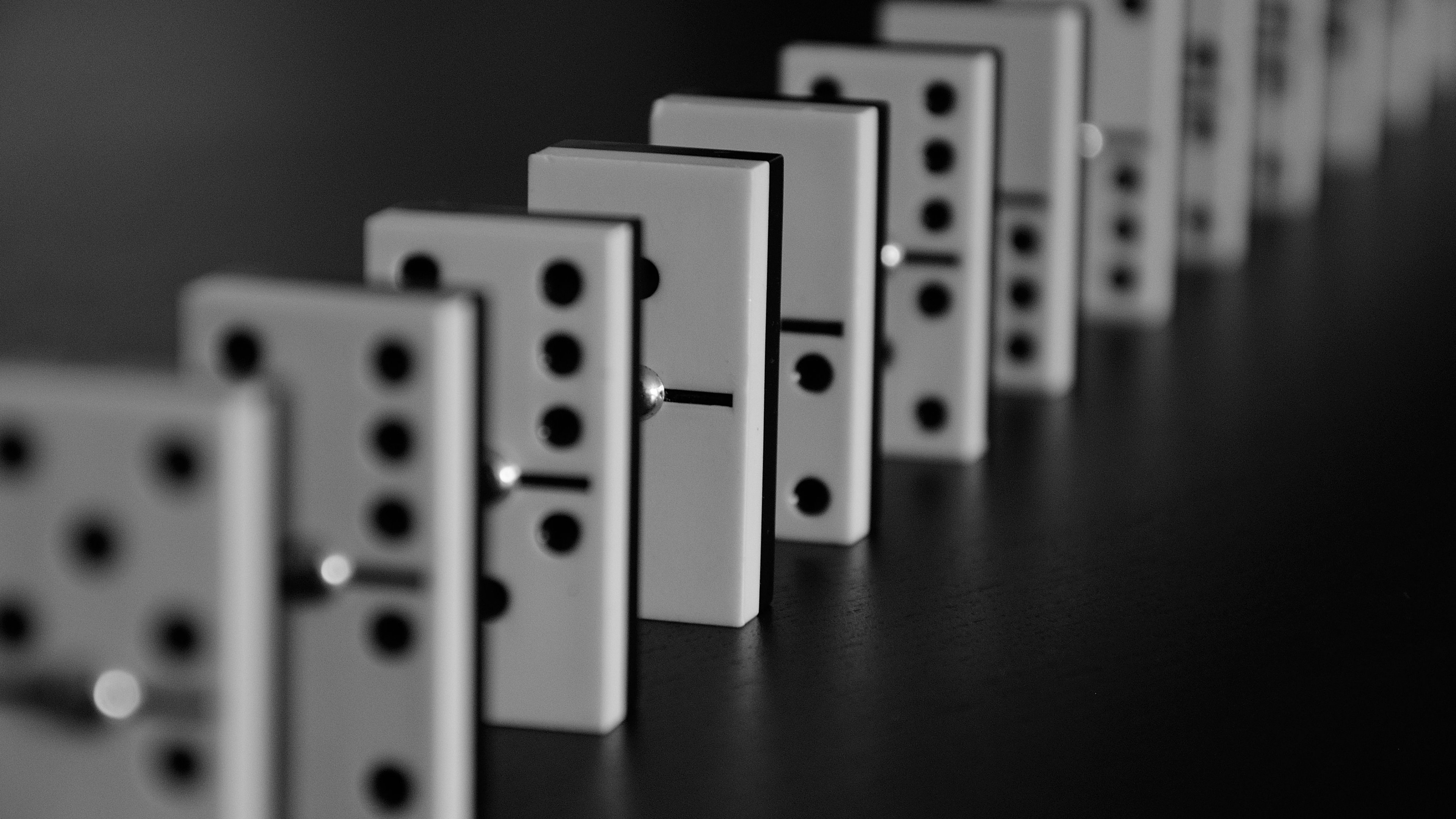 Dominoes: Board Game, Standing rectangular tiles with a line dividing their face into two square ends, Monochrome. 3840x2160 4K Wallpaper.