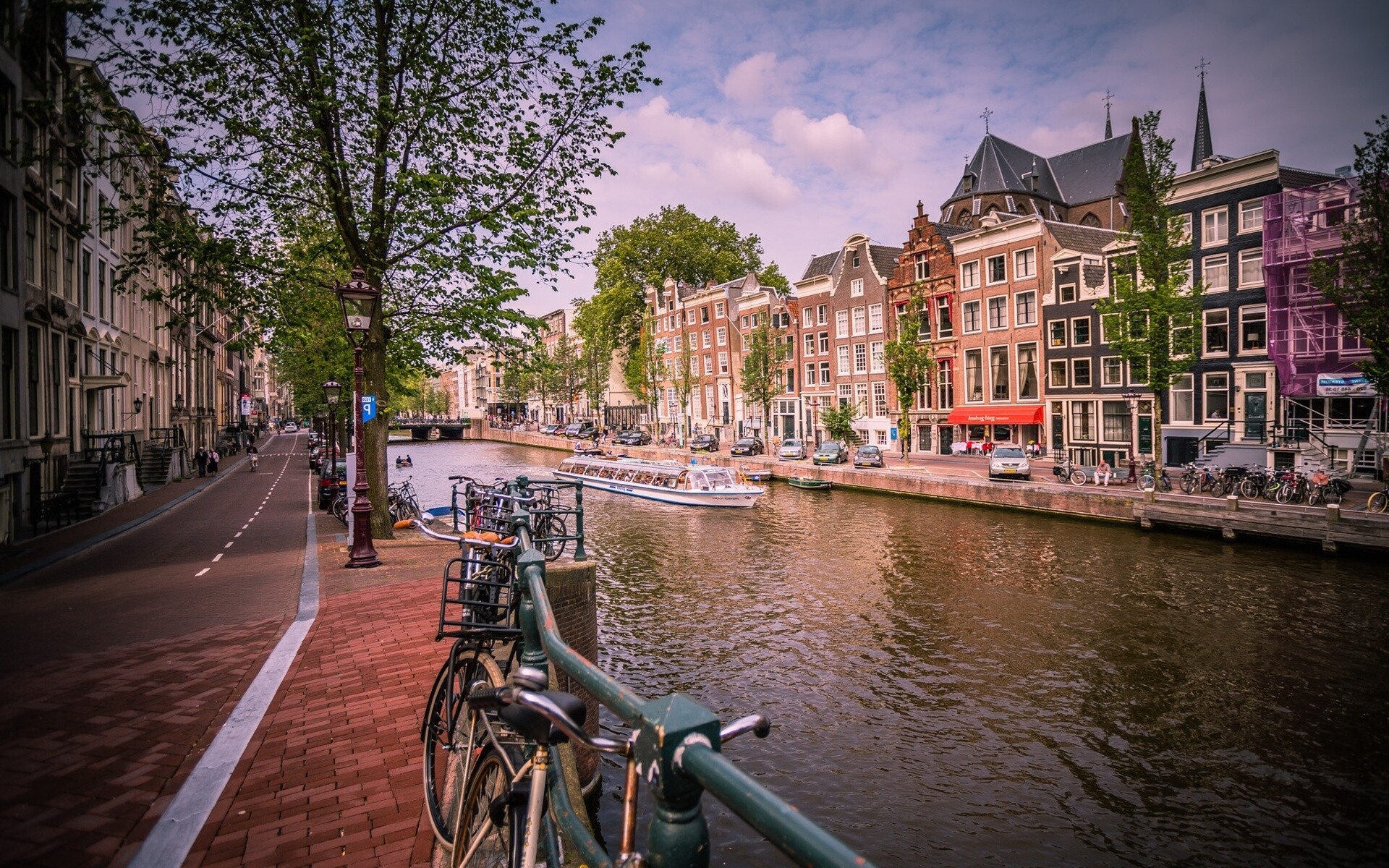 Amsterdam: The three main canals, dug in the 17th century during the Dutch Golden Age. 1920x1200 HD Wallpaper.