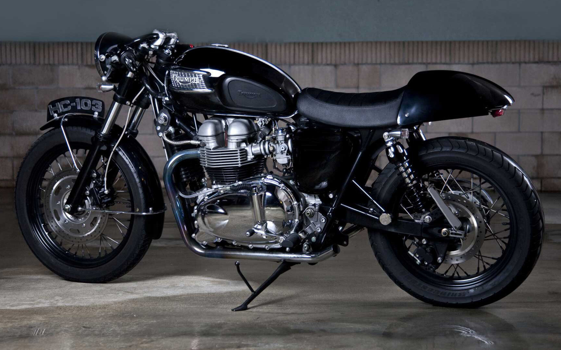 Triumph Motorcycles: Bonneville, Aimed at the roadster market, Motor vehicle. 1920x1200 HD Background.