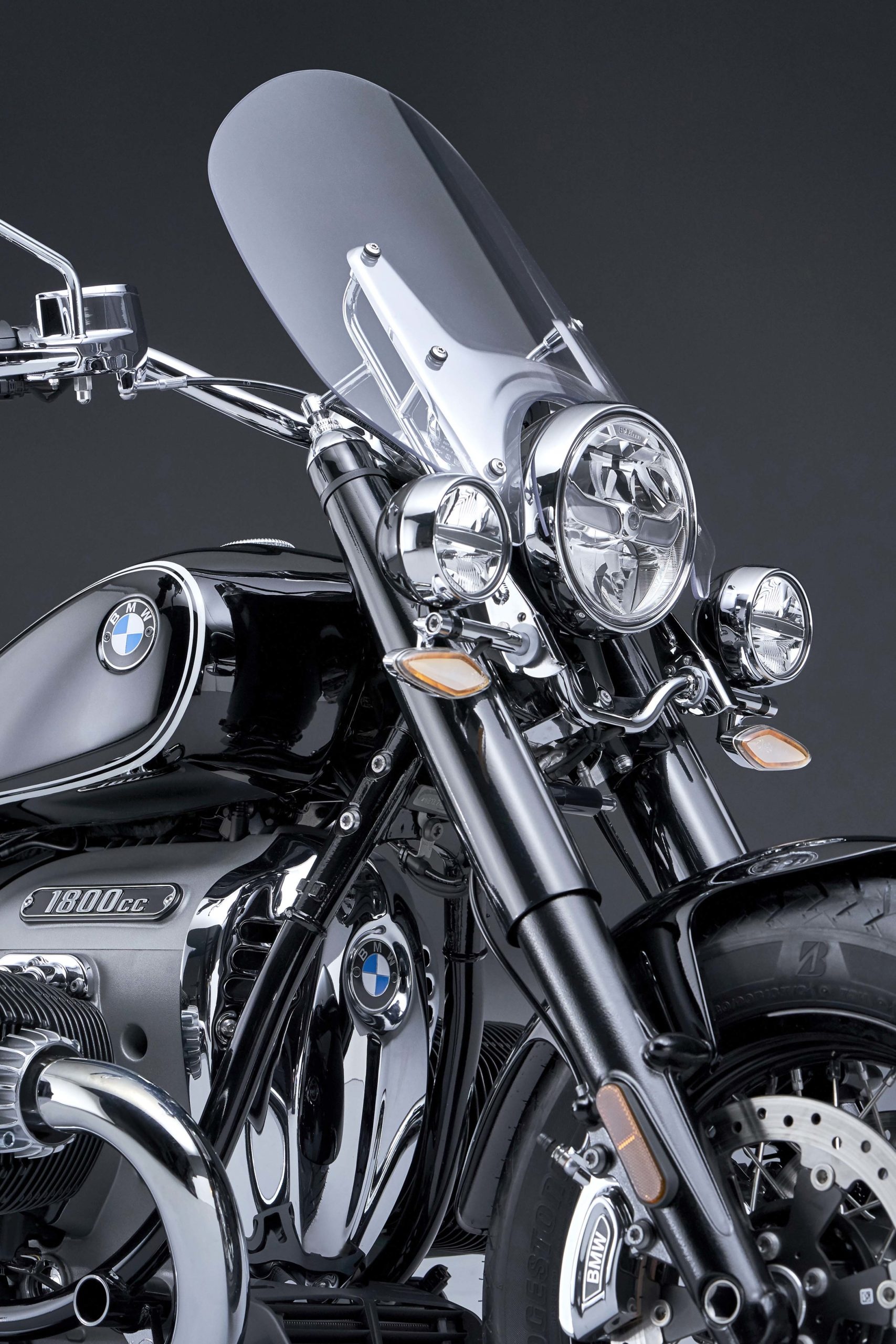 BMW R18 Classic, Classic elegance, Unveiling the new, Timeless charm, 1710x2560 HD Phone