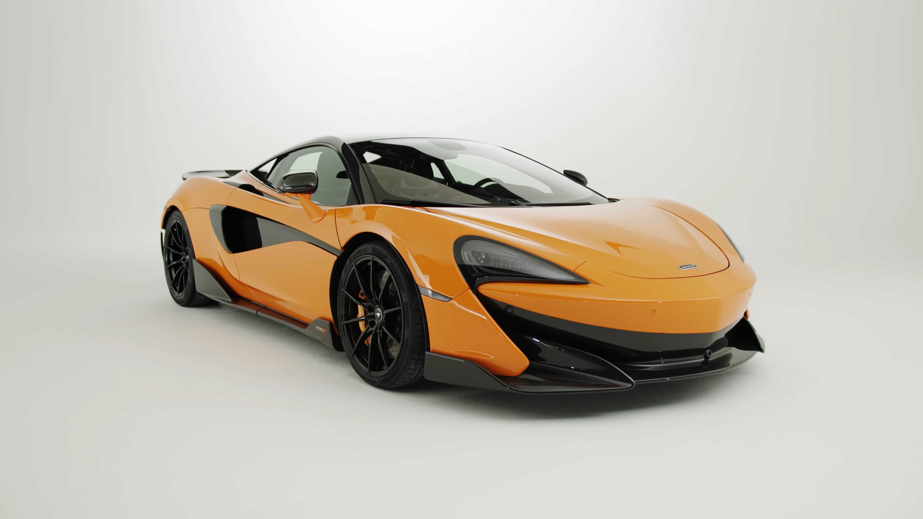McLaren 600LT, Luxury supercar, Expensive elegance, Mesmerizing color palette, 3840x2160 4K Desktop