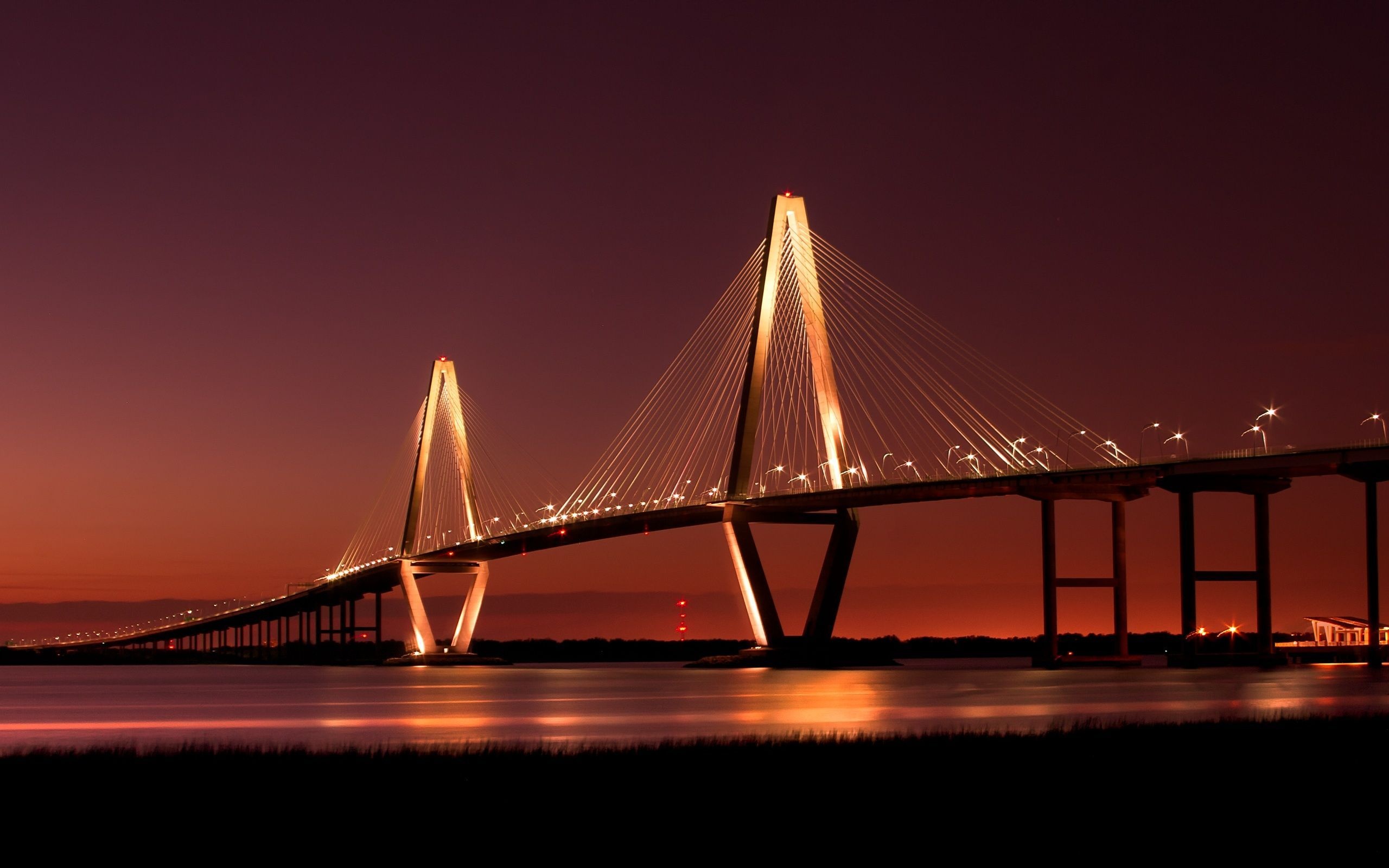 Bridge: The Arthur Ravenel Jr. Span, A cable-stayed construction over the Cooper River in South Carolina, US. 2560x1600 HD Background.